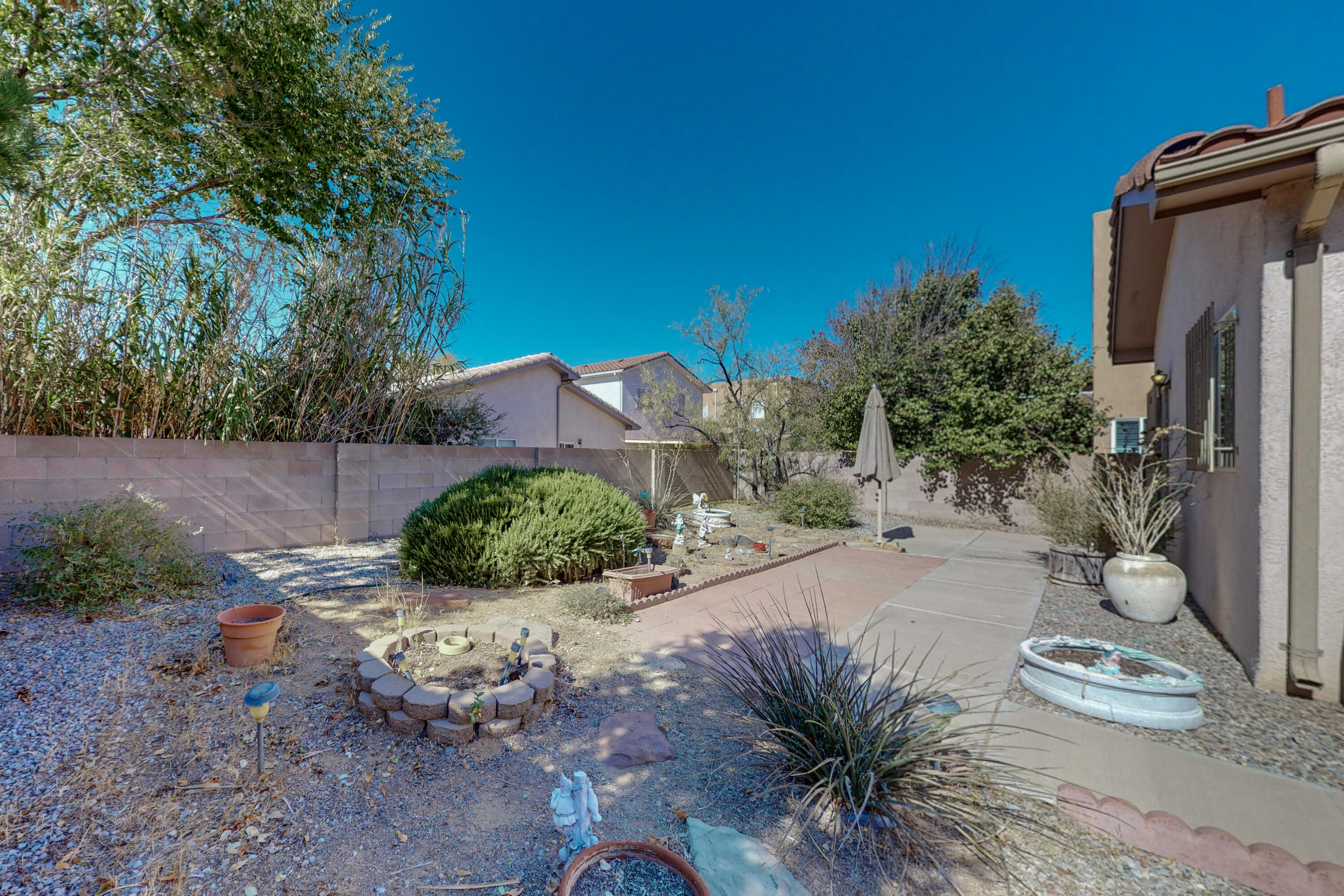 7523 Willow Run Drive NE