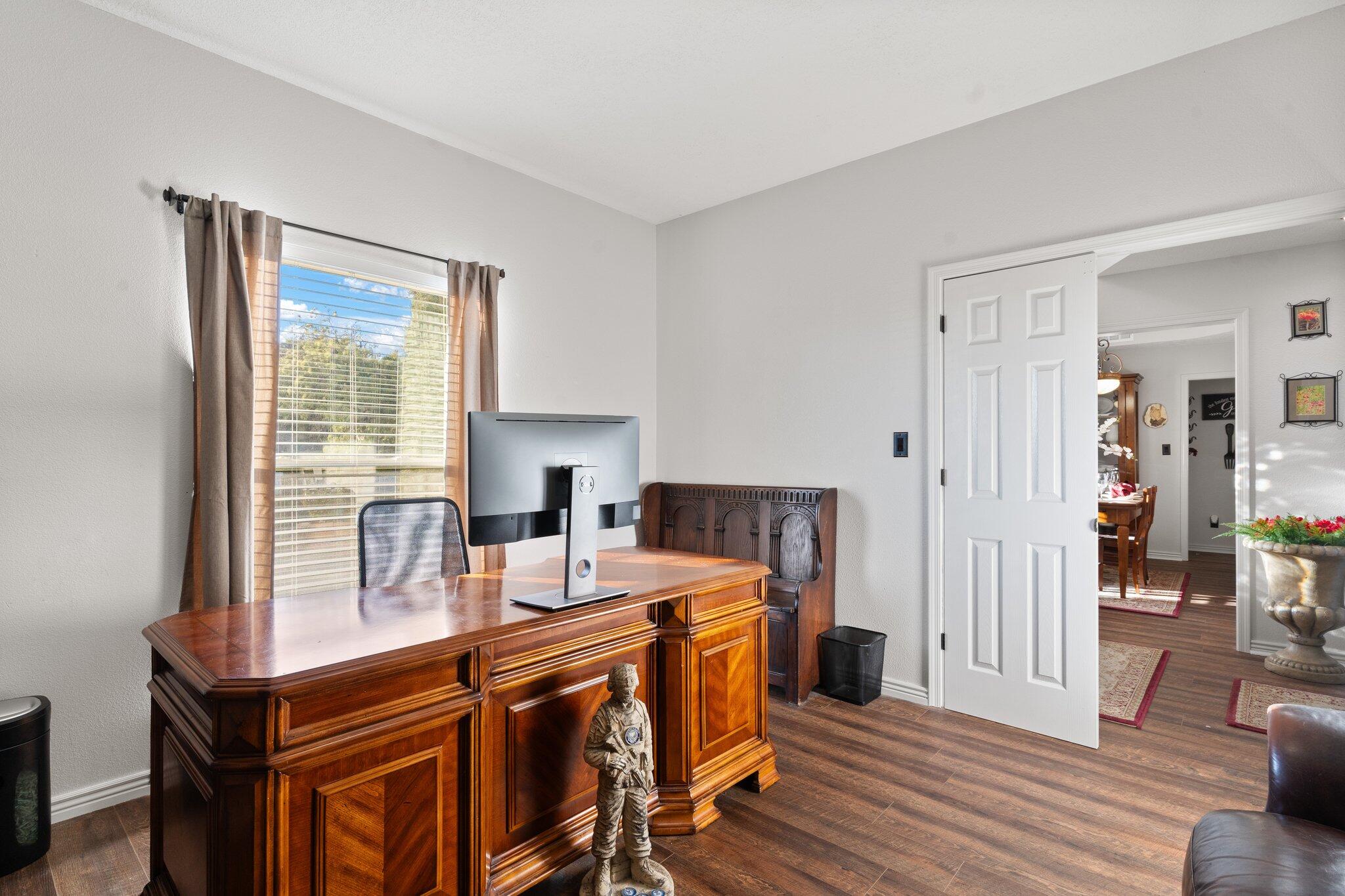 8324 Calle Primera NW