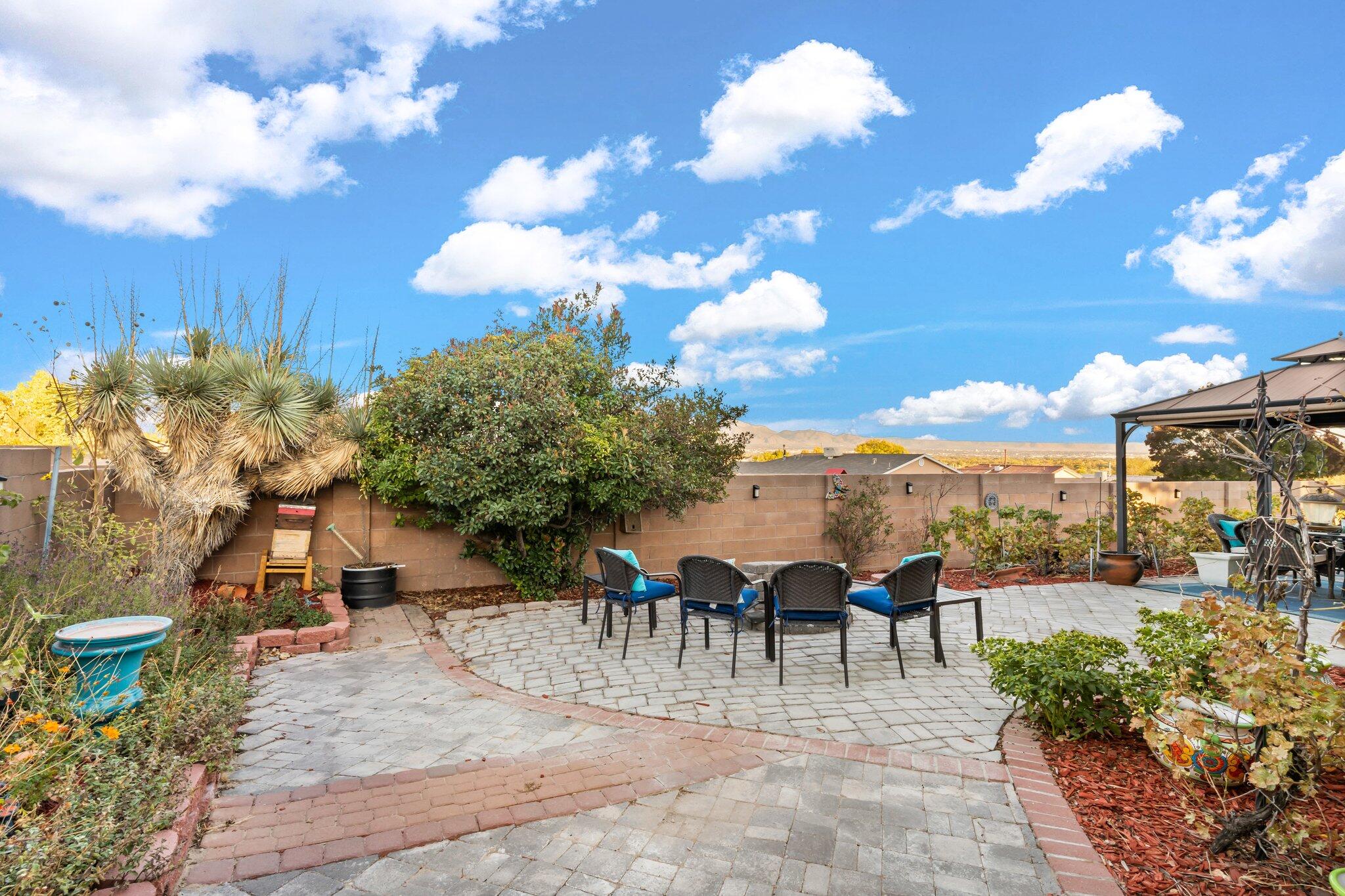 8324 Calle Primera NW