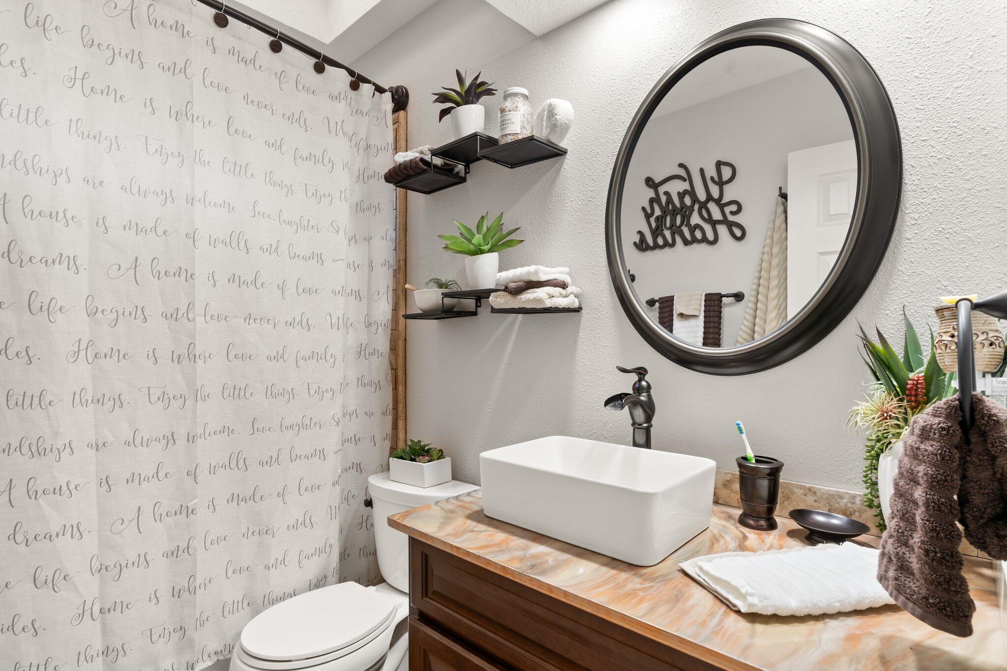 8324 Calle Primera NW