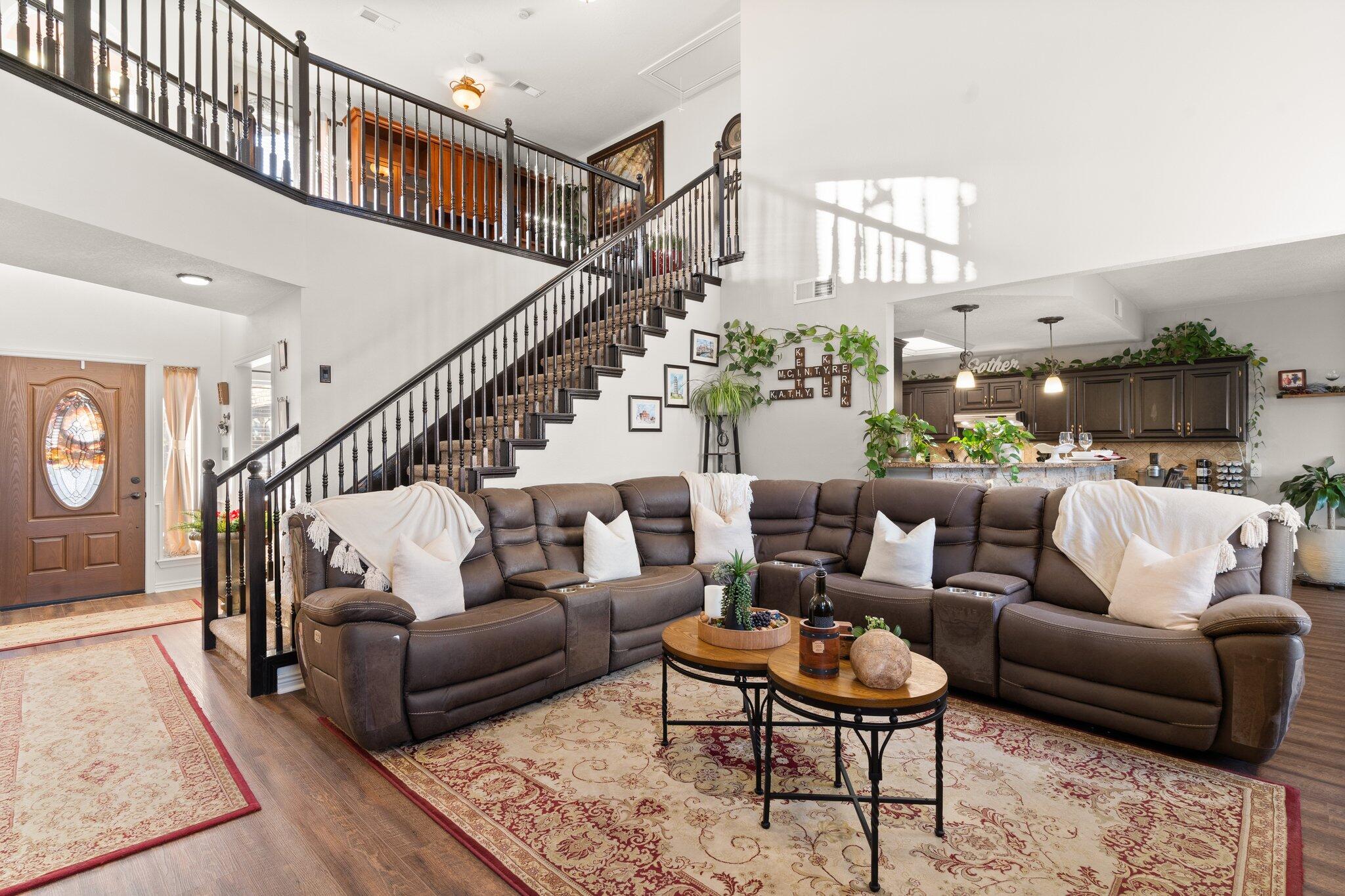 8324 Calle Primera NW