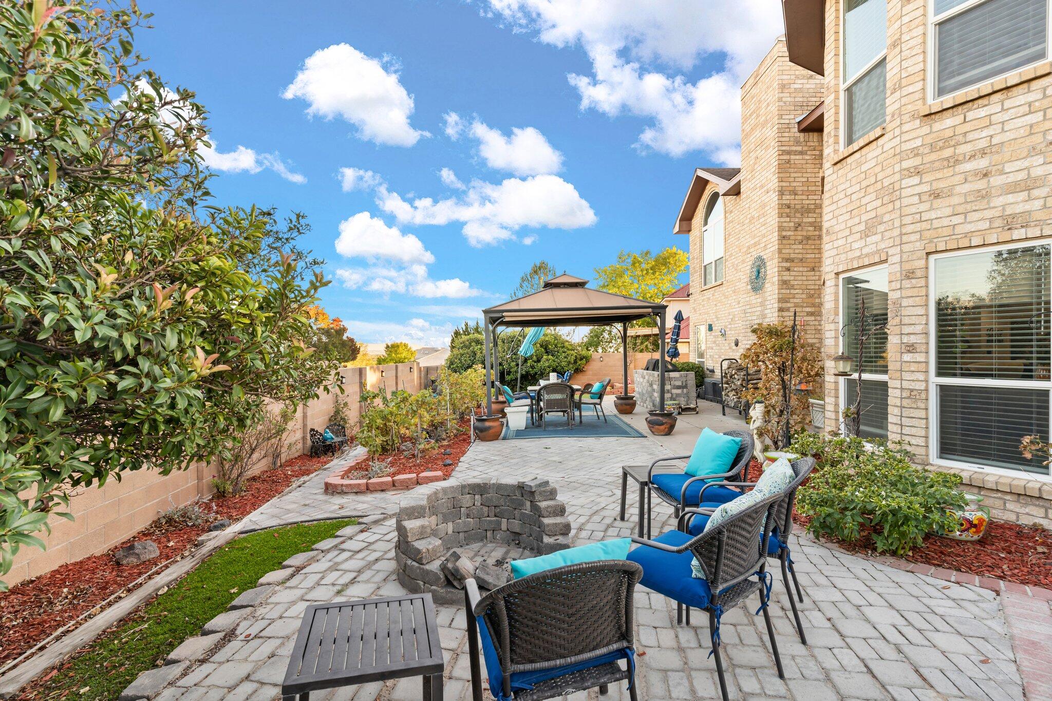 8324 Calle Primera NW