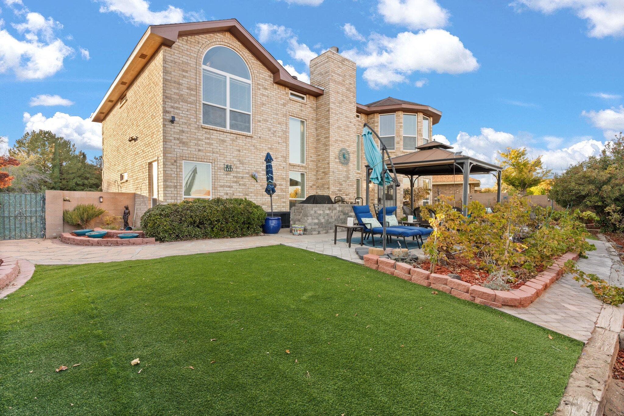 8324 Calle Primera NW