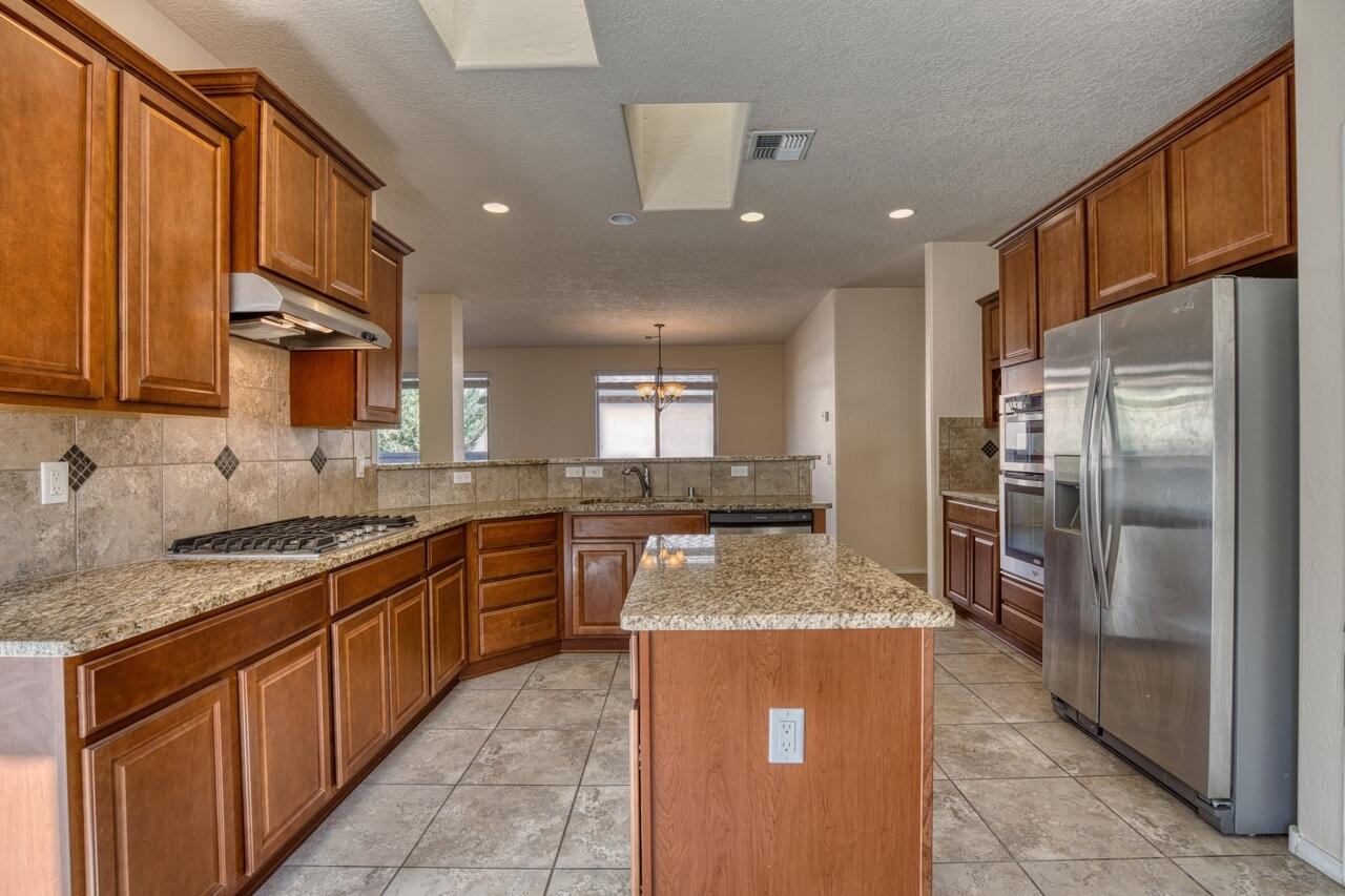 863 Golden Yarrow Trail