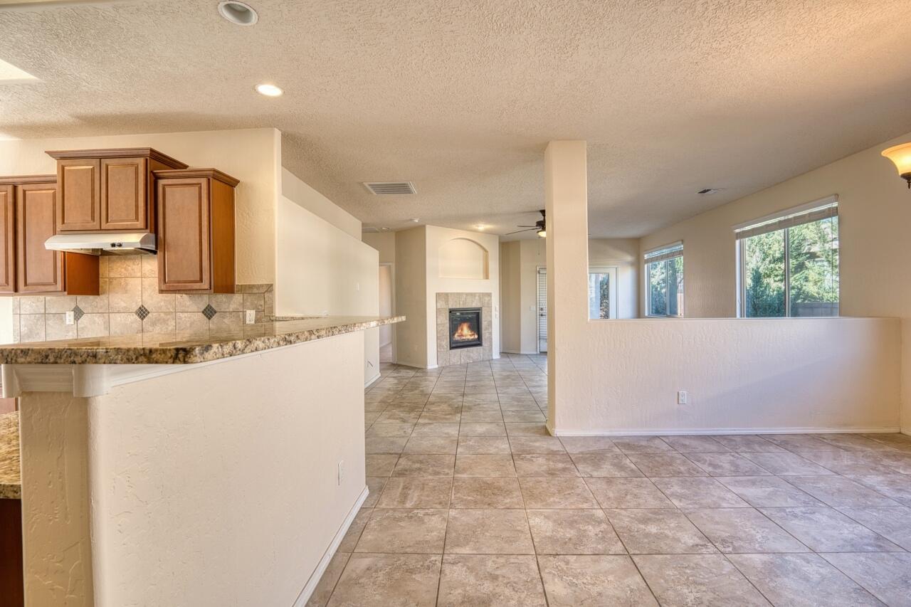 863 Golden Yarrow Trail