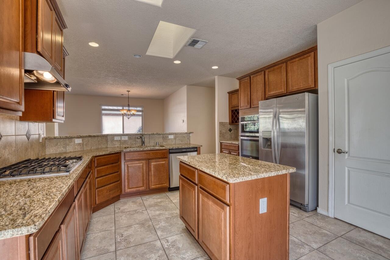 863 Golden Yarrow Trail