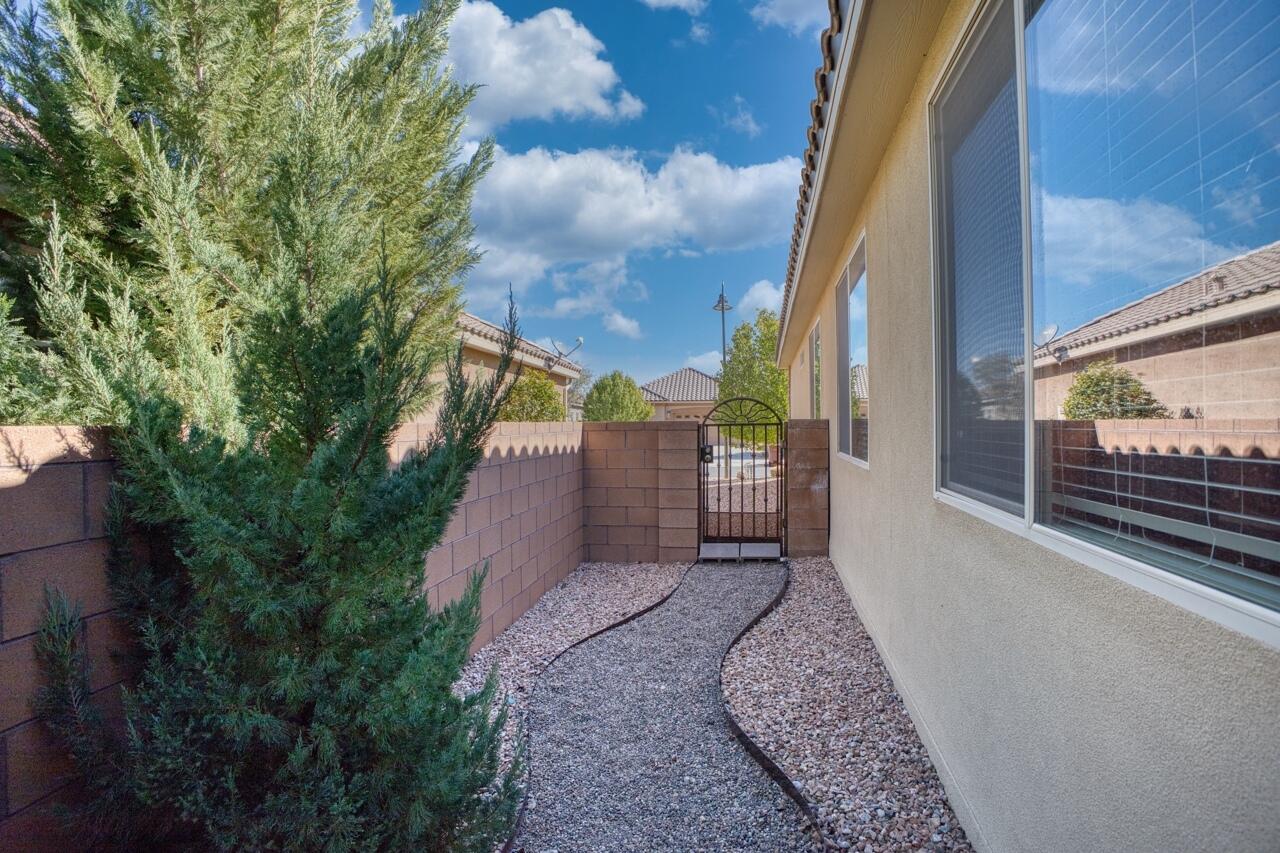 863 Golden Yarrow Trail