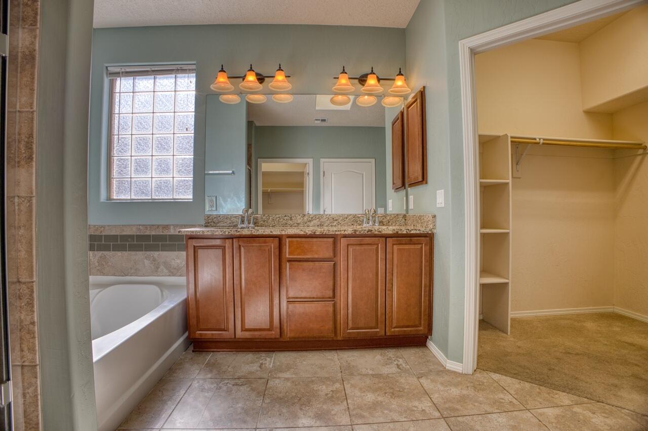 863 Golden Yarrow Trail