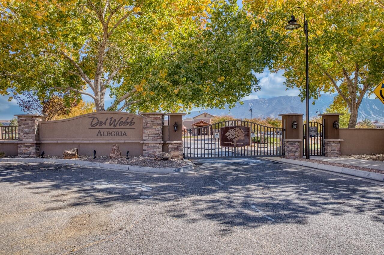 863 Golden Yarrow Trail