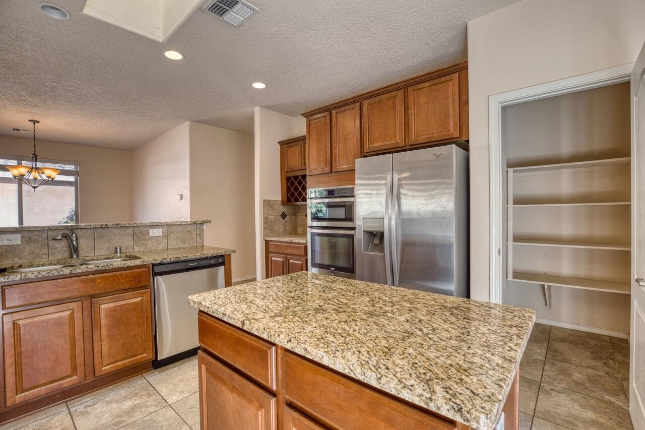 863 Golden Yarrow Trail