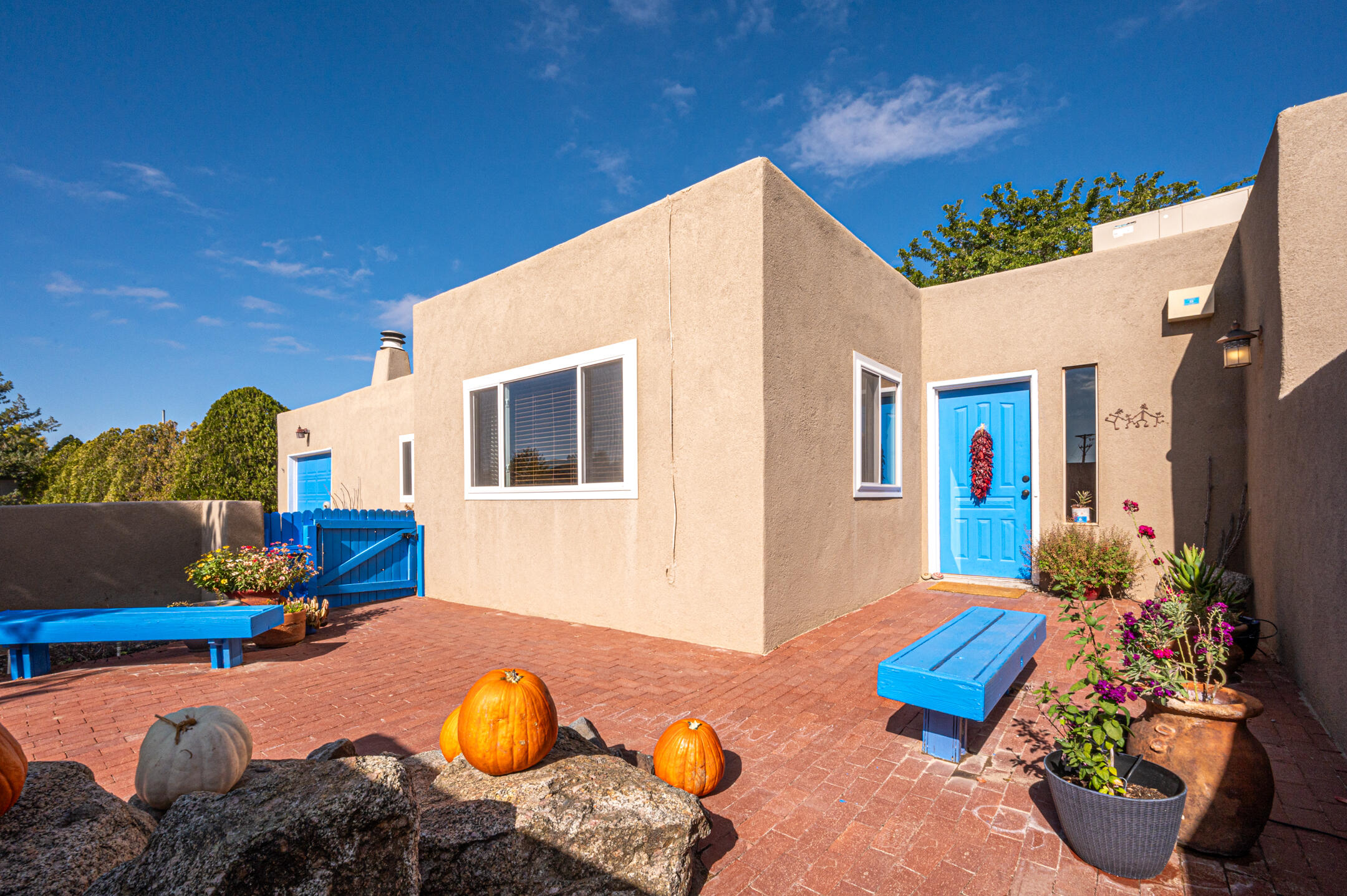 911 Palmas Altas Drive SE