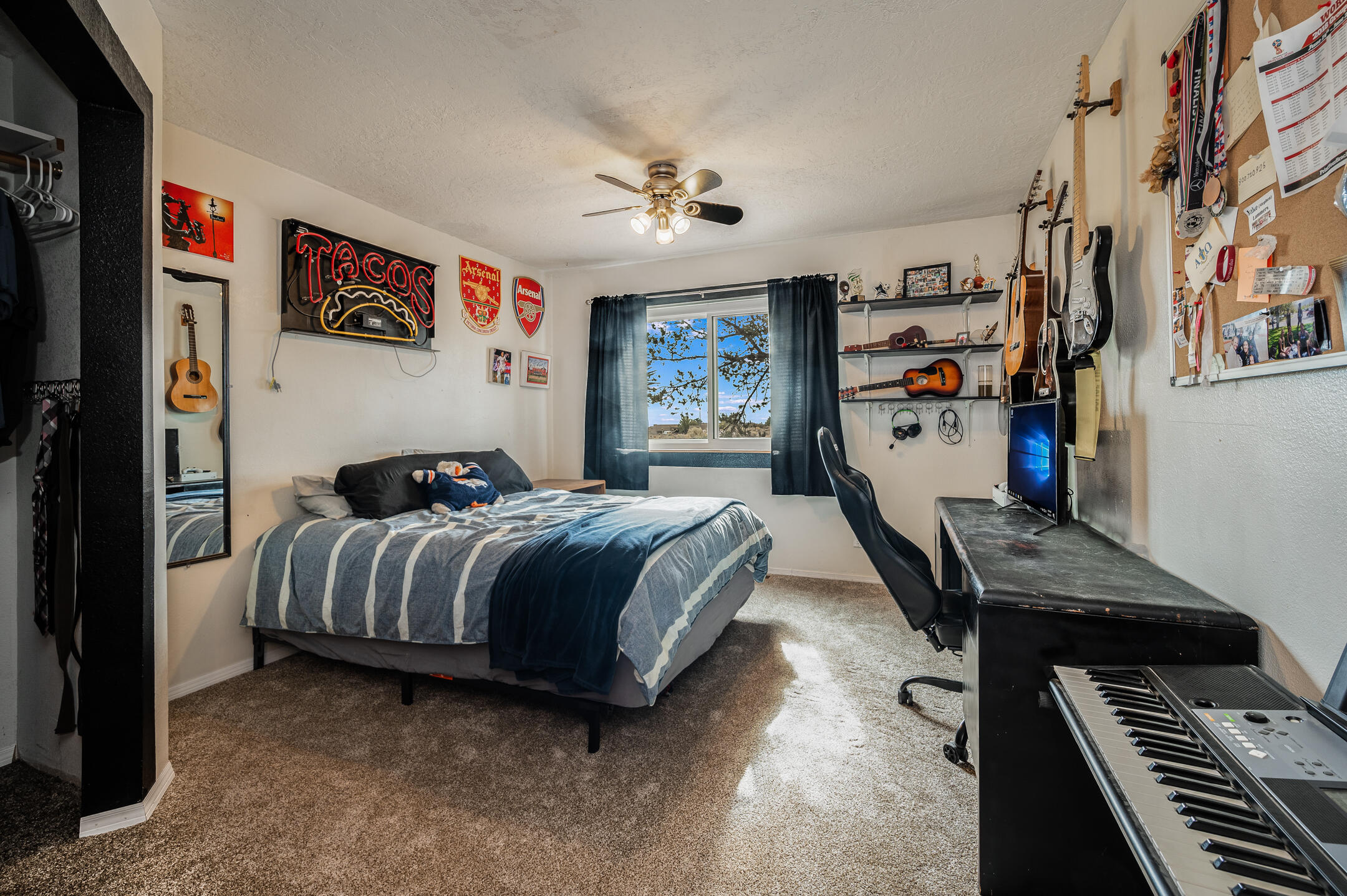 911 Palmas Altas Drive SE