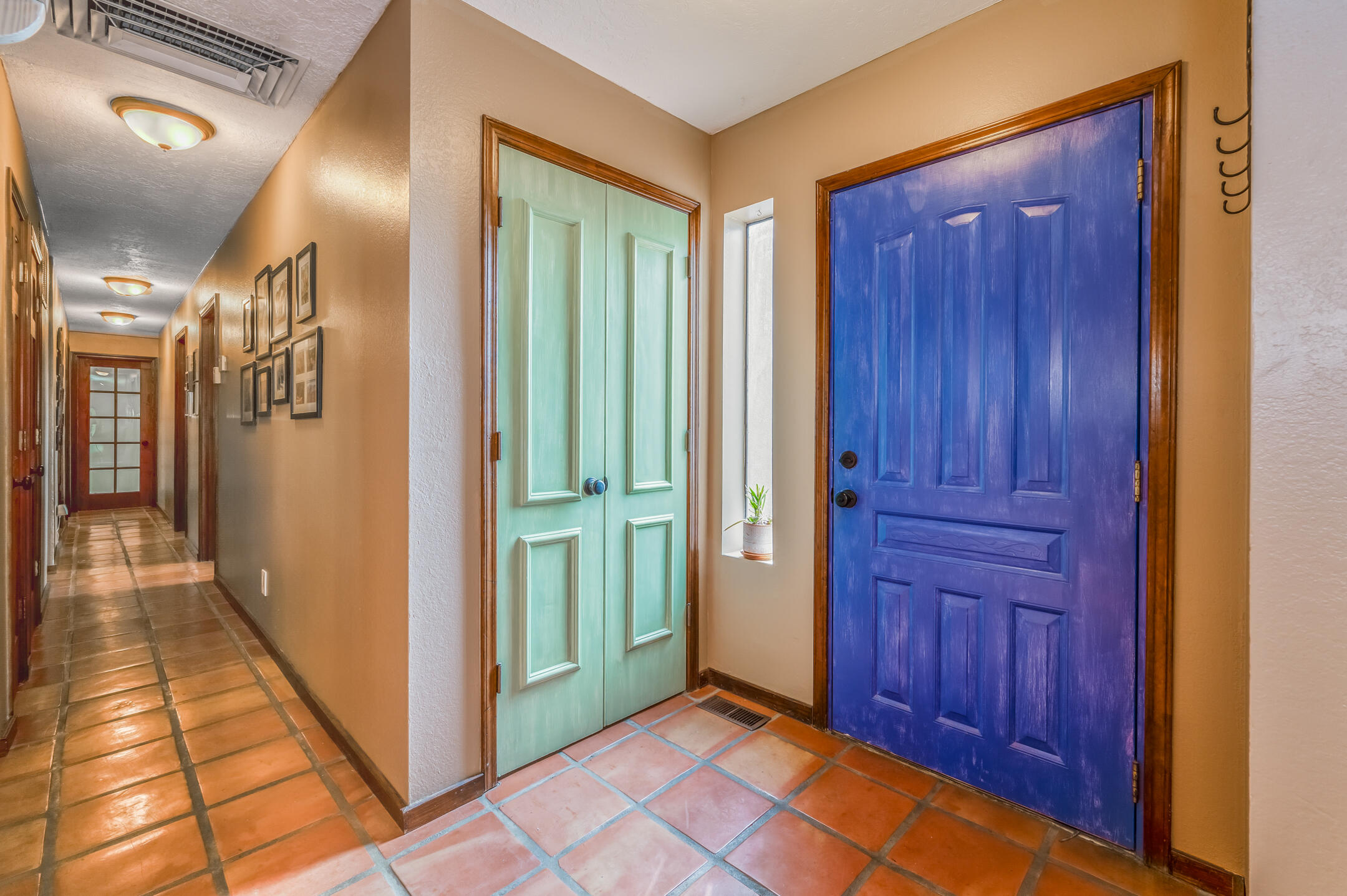 911 Palmas Altas Drive SE