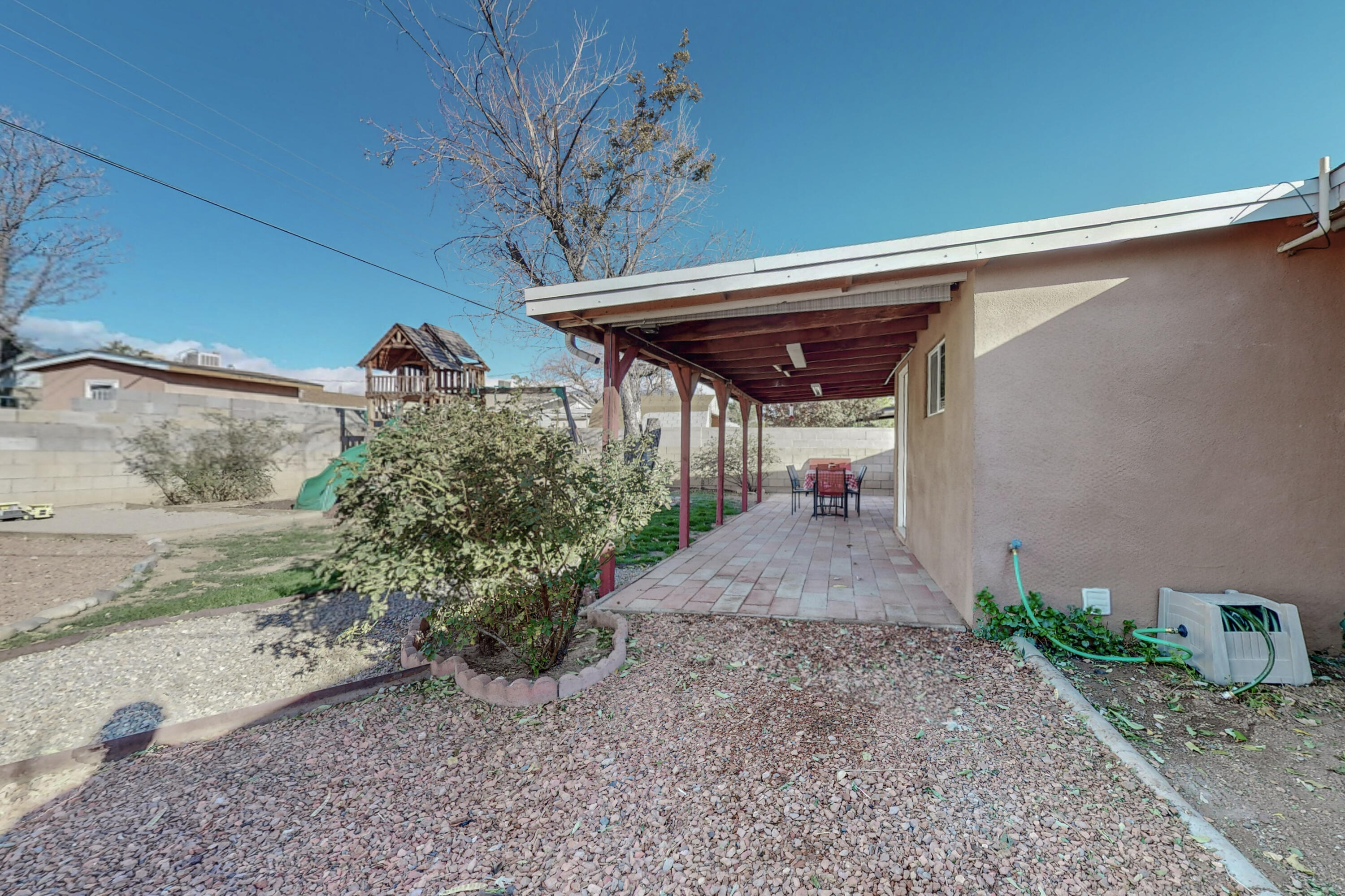 9017 Phoenix Avenue NE