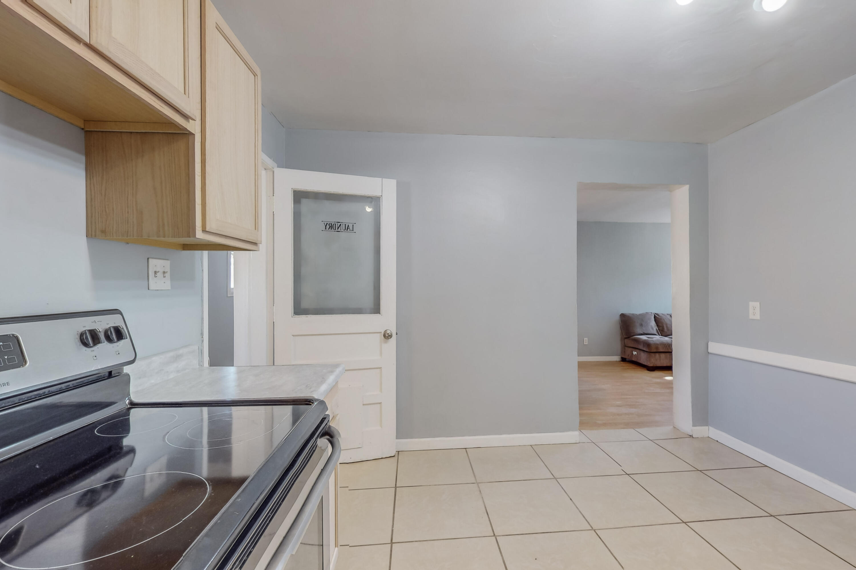 9017 Phoenix Avenue NE