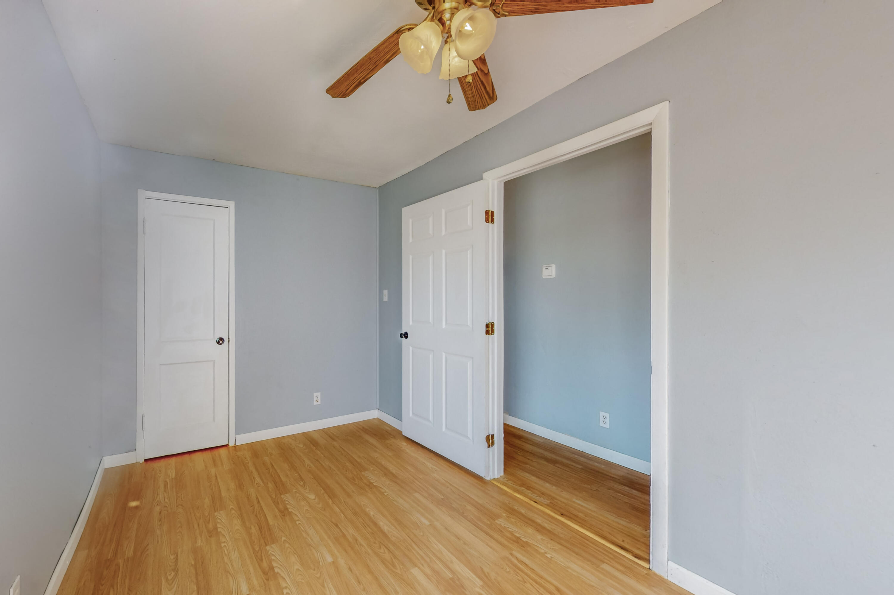 9017 Phoenix Avenue NE