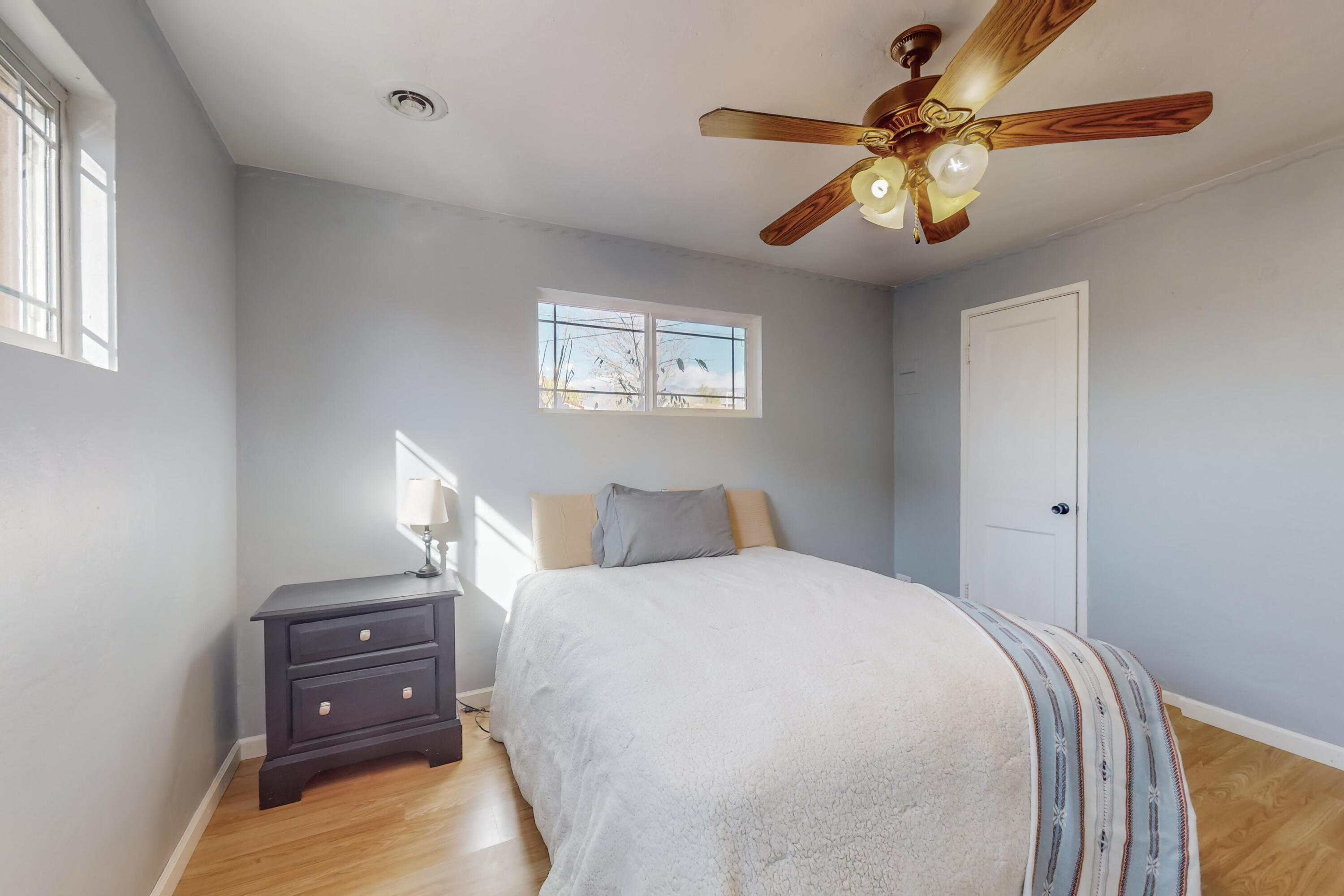 9017 Phoenix Avenue NE