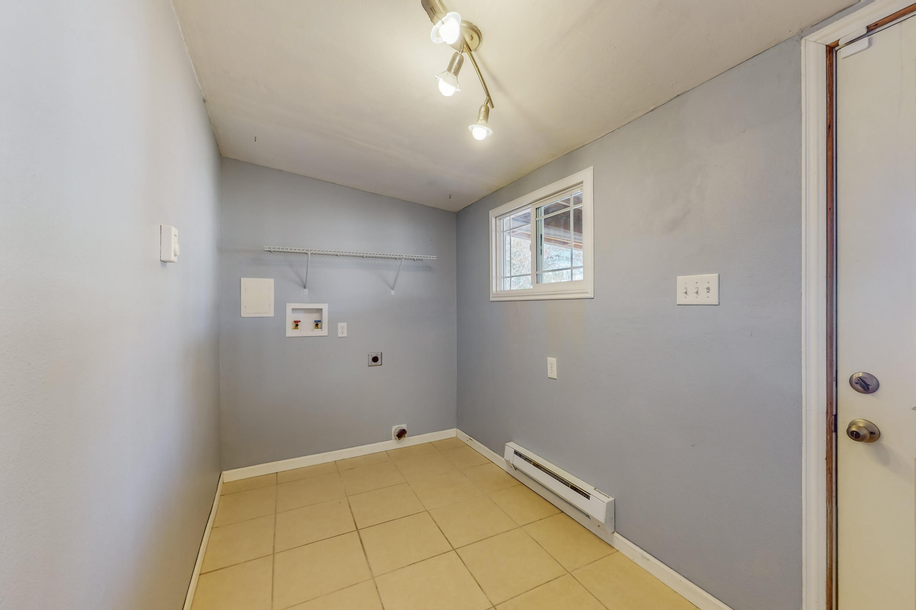 9017 Phoenix Avenue NE