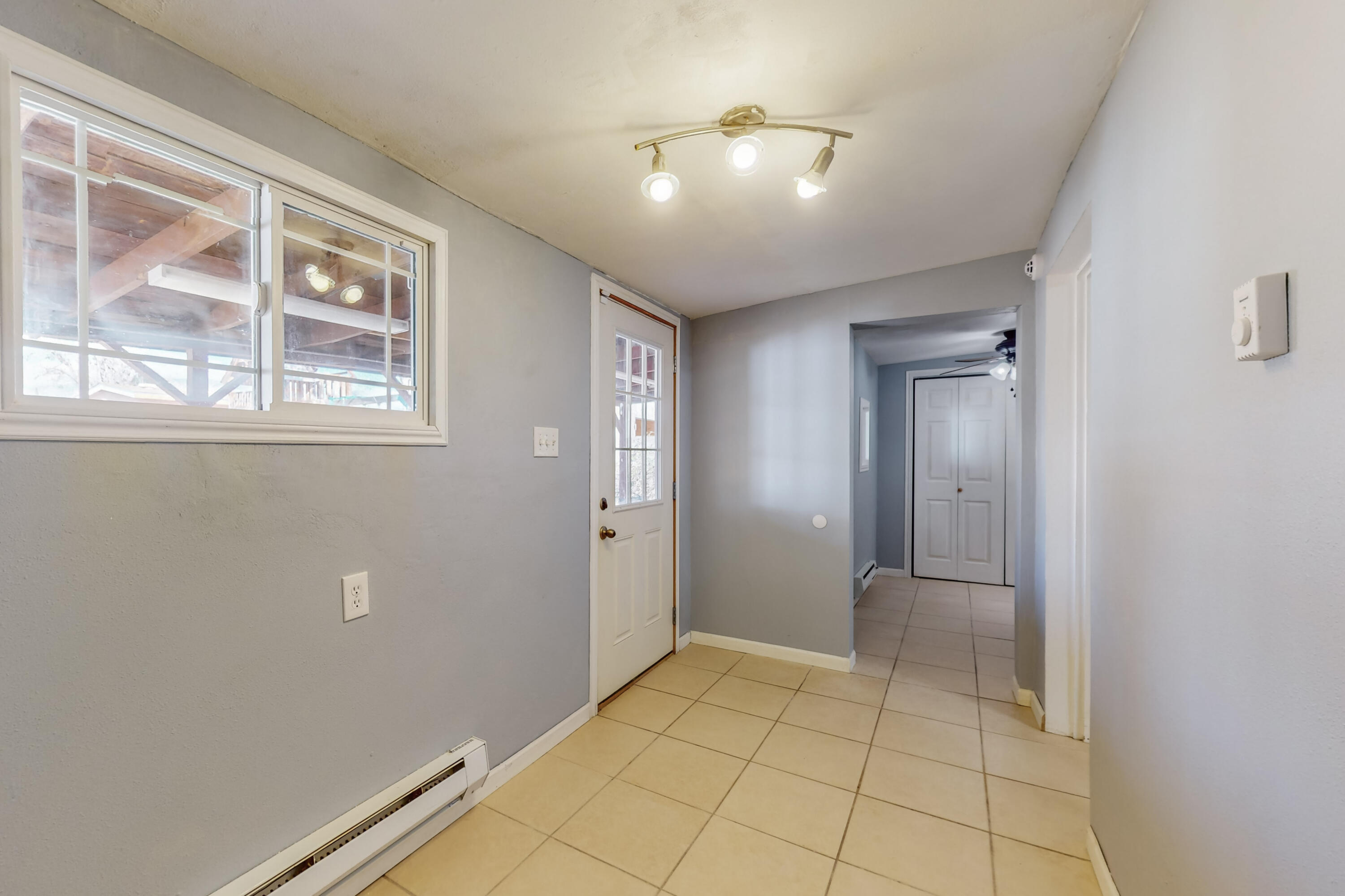 9017 Phoenix Avenue NE