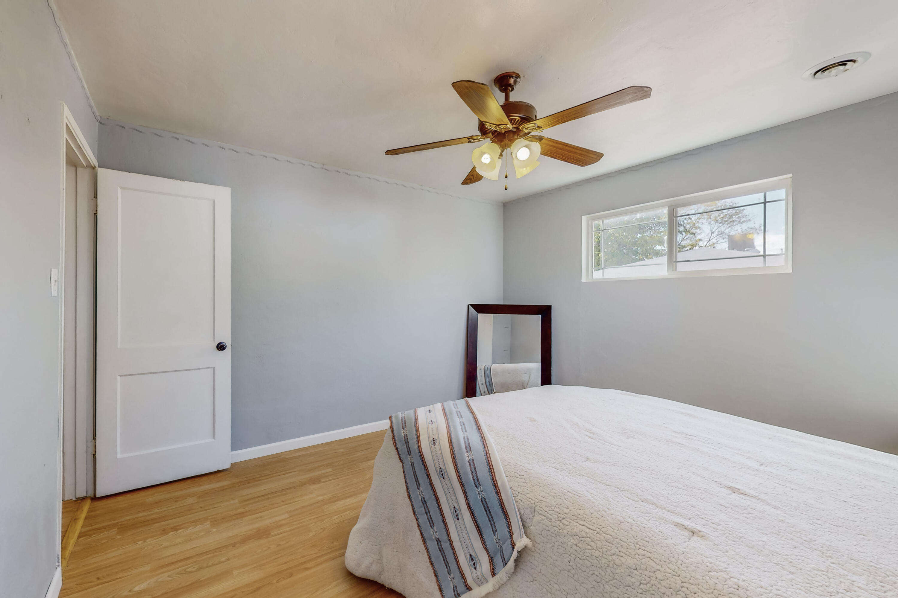 9017 Phoenix Avenue NE