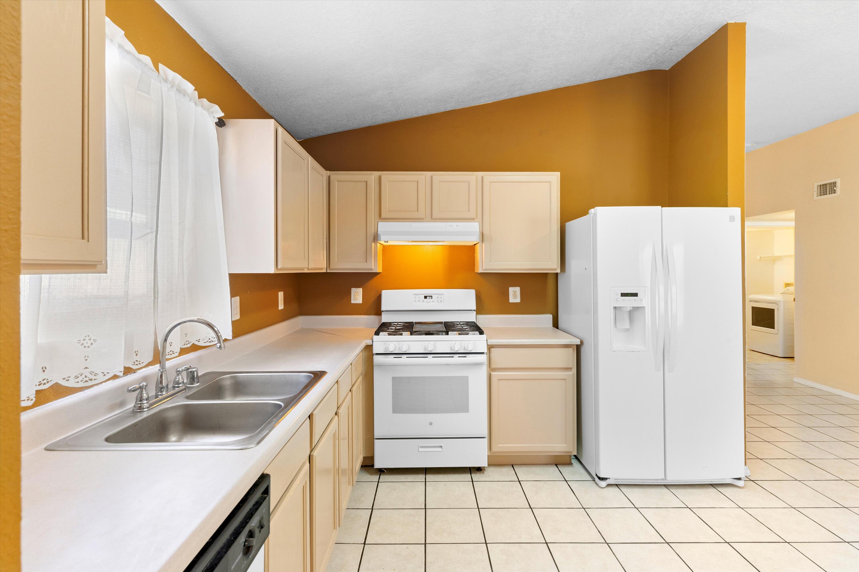 9023 Anacapa Avenue NW