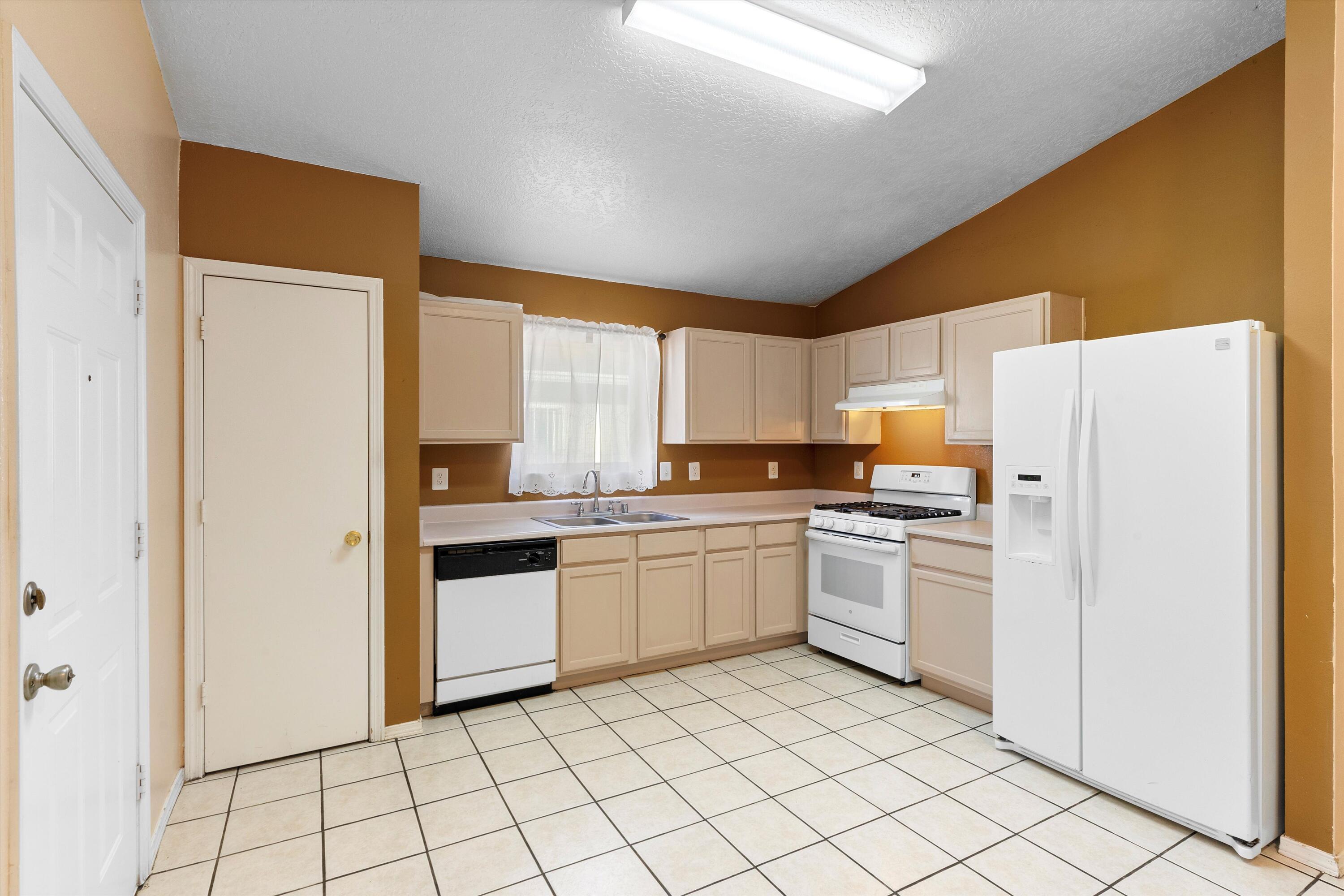 9023 Anacapa Avenue NW