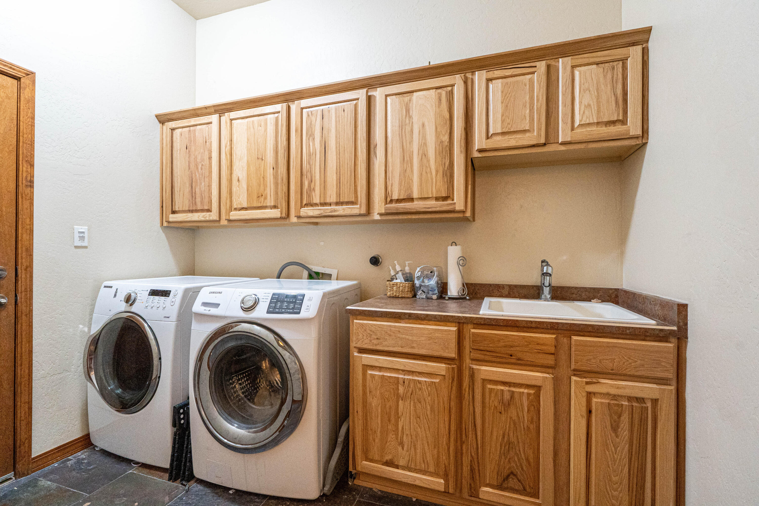 9216 Autumn Rose Drive NE