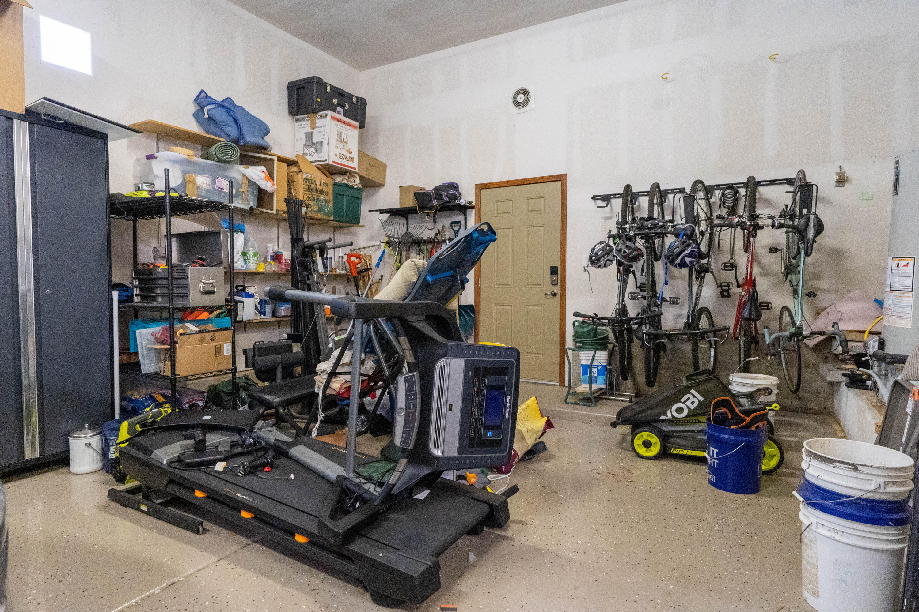 9216 Autumn Rose Drive NE