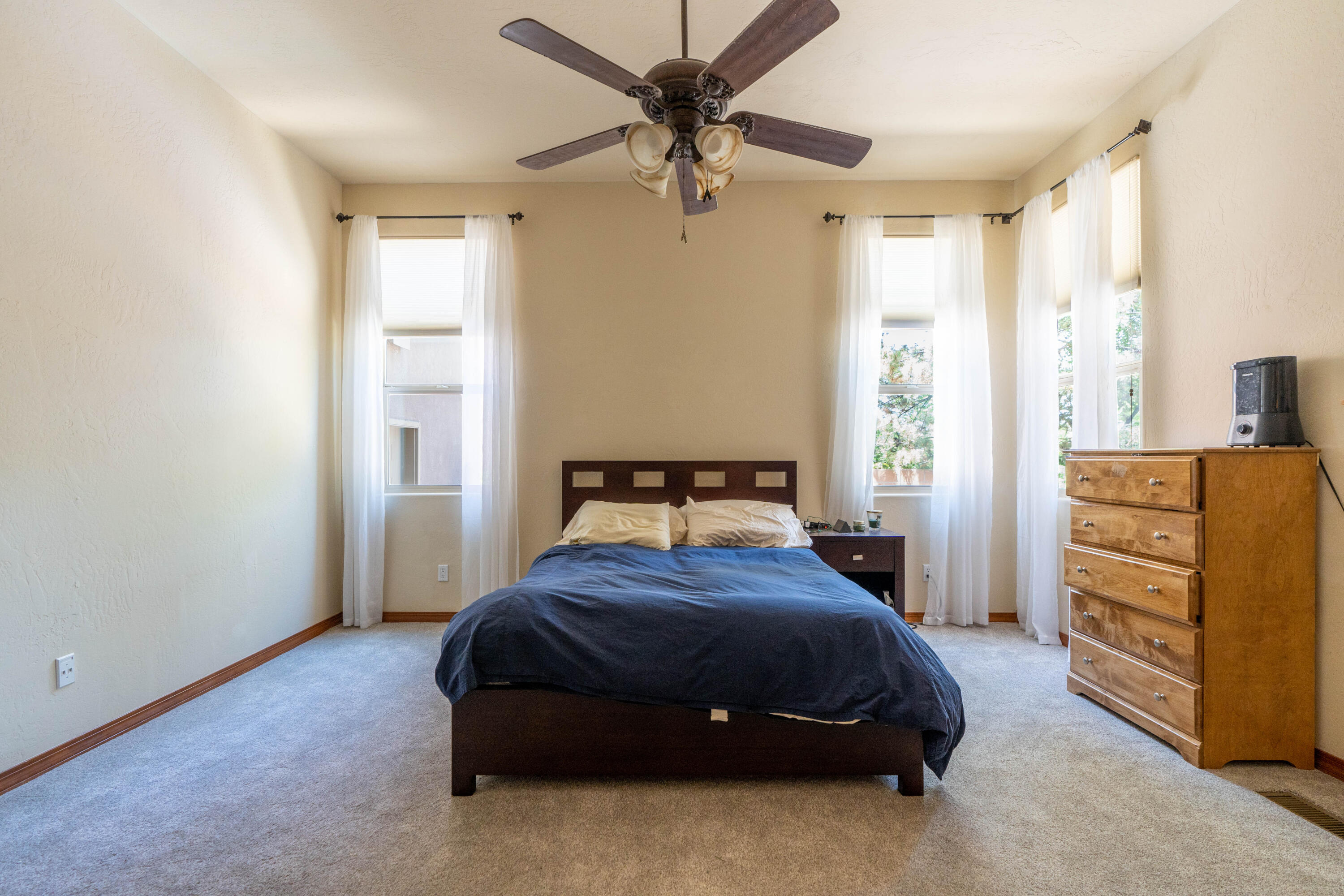 9216 Autumn Rose Drive NE