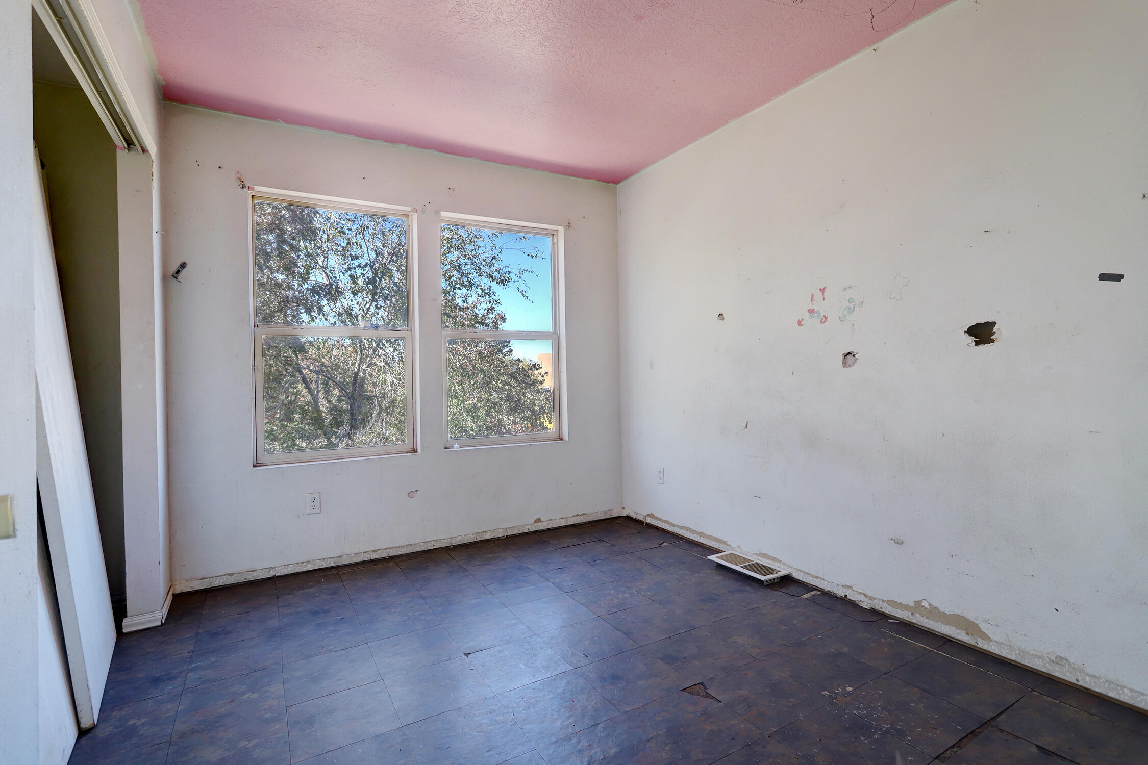 1704 Violetas Road NW