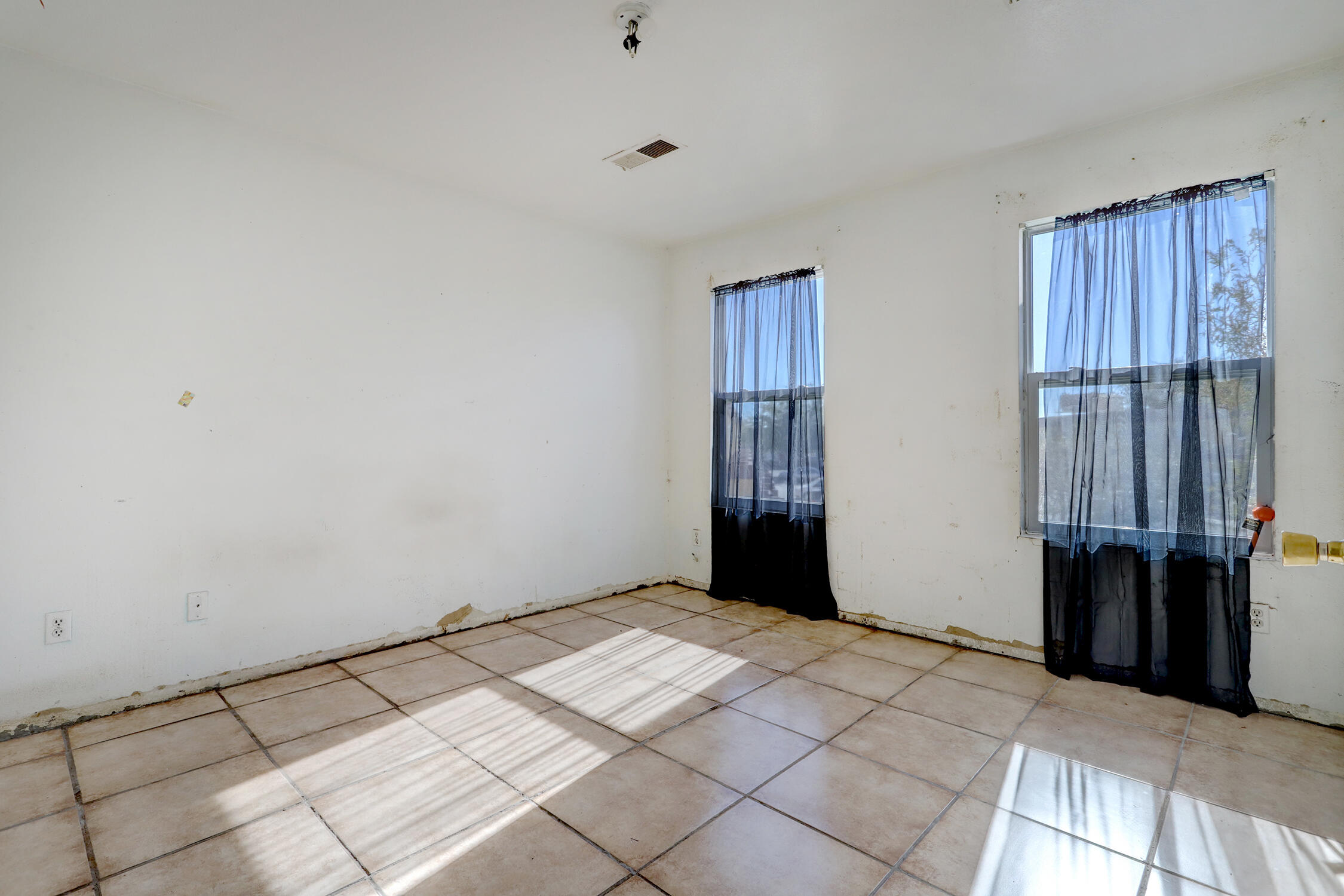 1704 Violetas Road NW