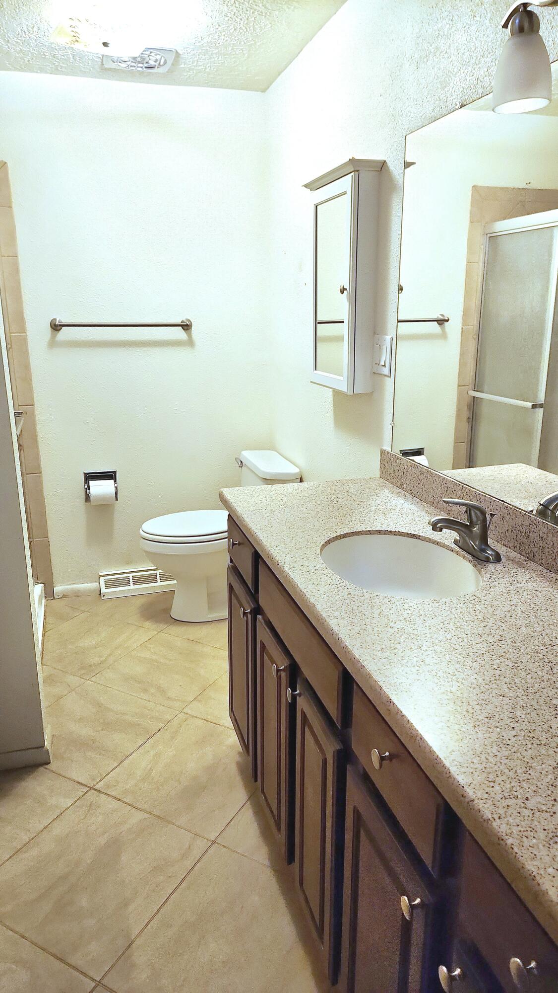 10417 Karen Avenue NE