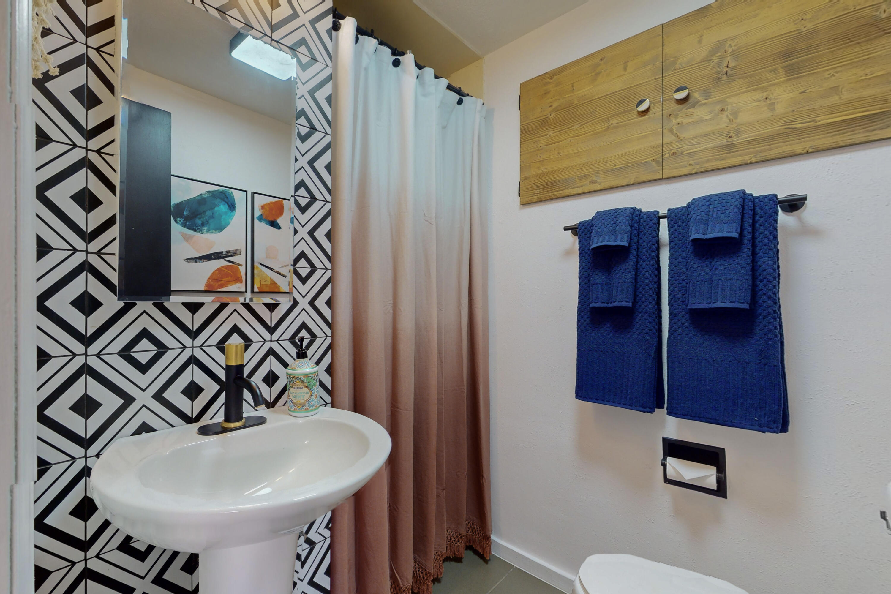 1816 Elizabeth Street NE