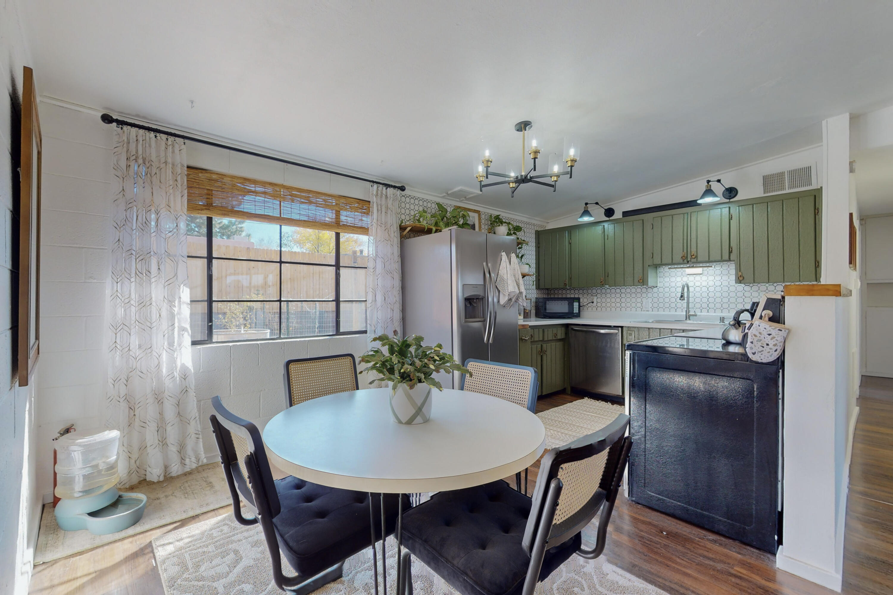 1816 Elizabeth Street NE