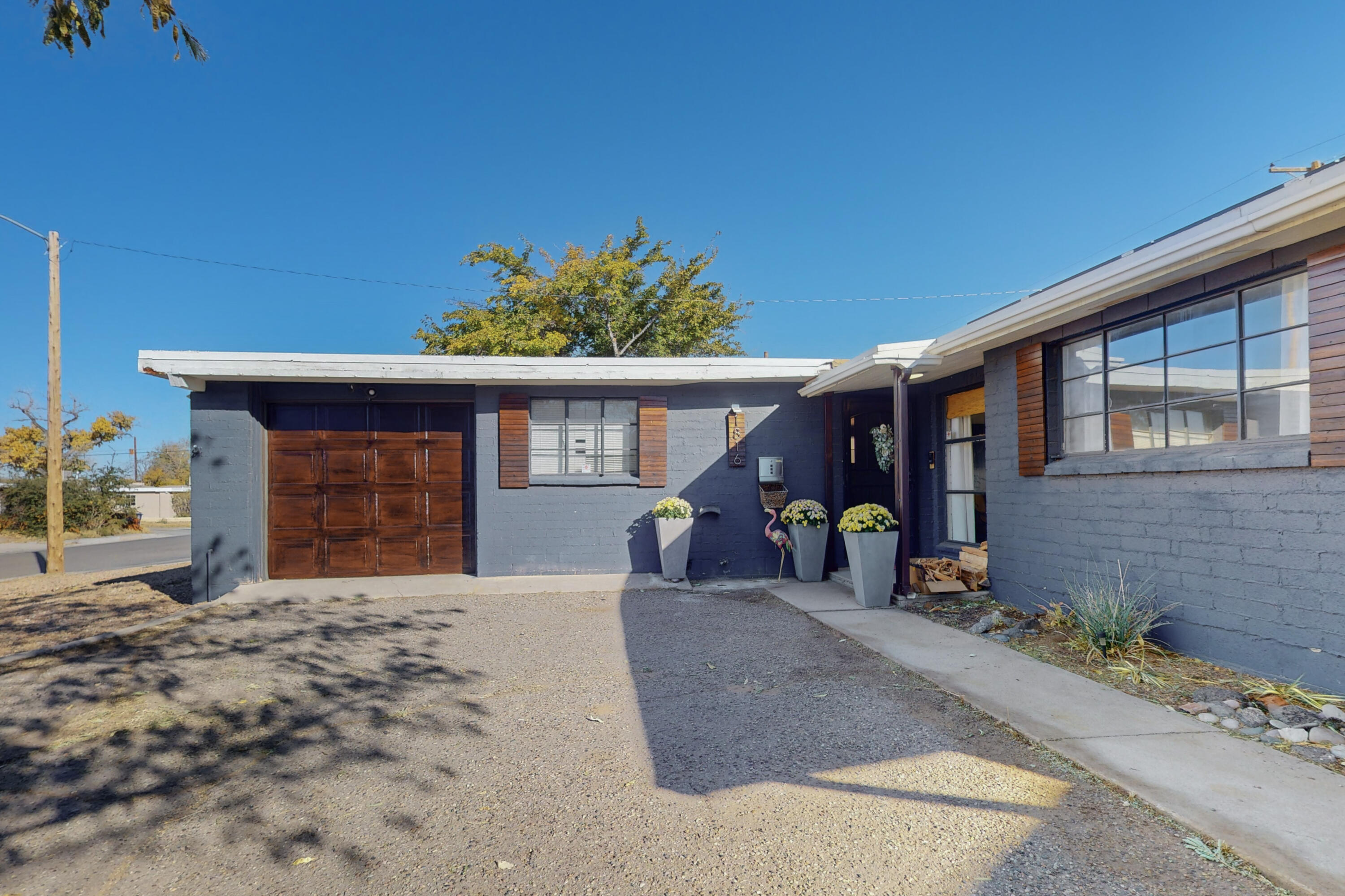 1816 Elizabeth Street NE