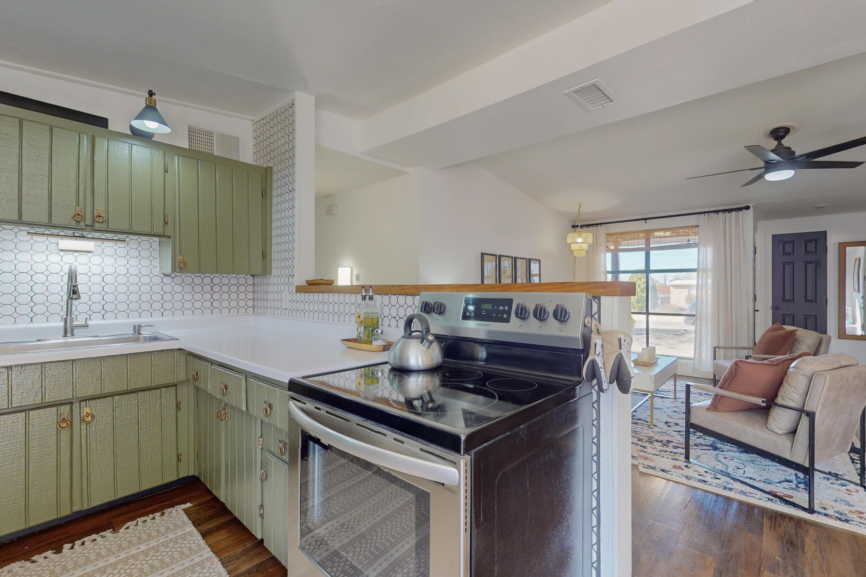 1816 Elizabeth Street NE