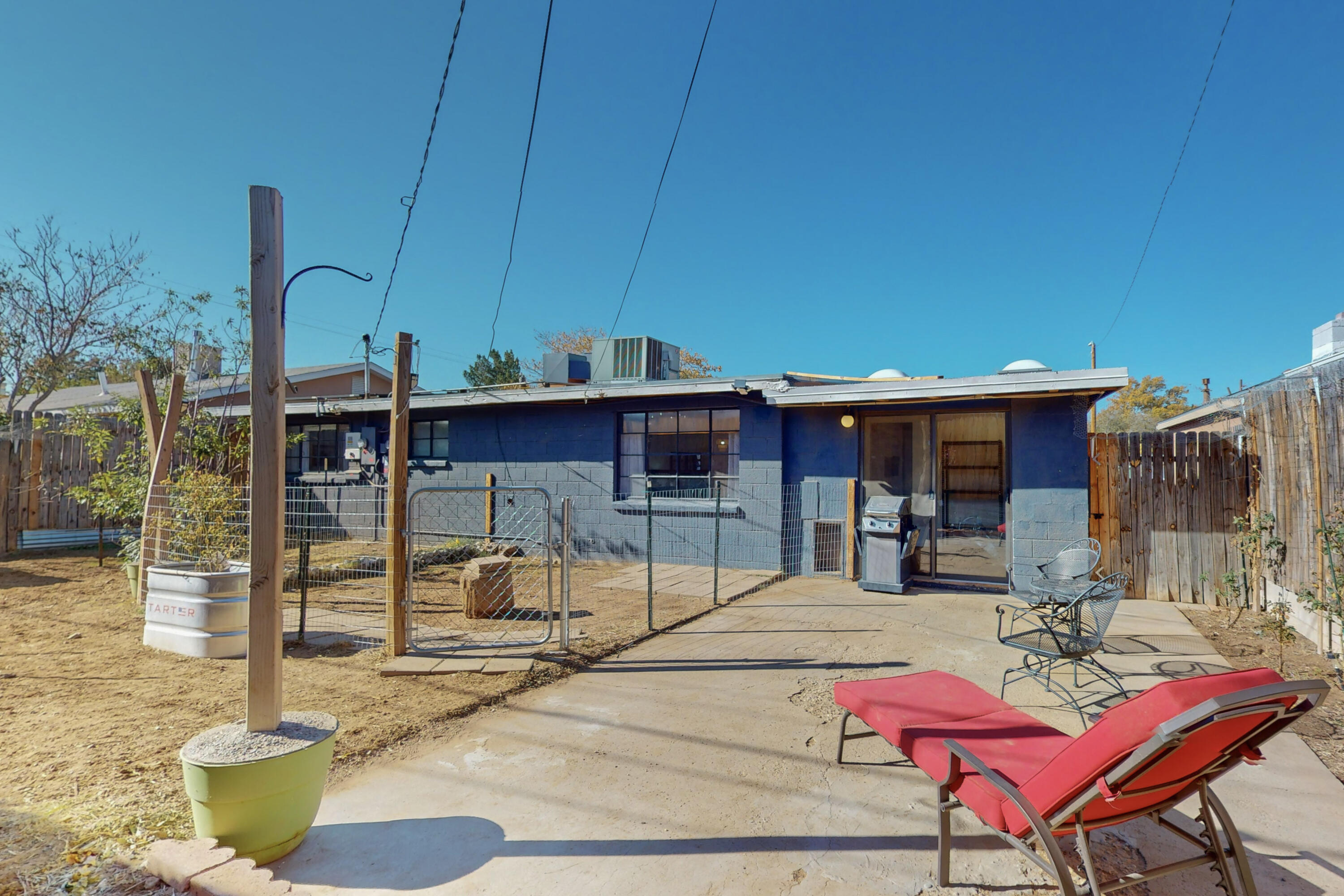 1816 Elizabeth Street NE