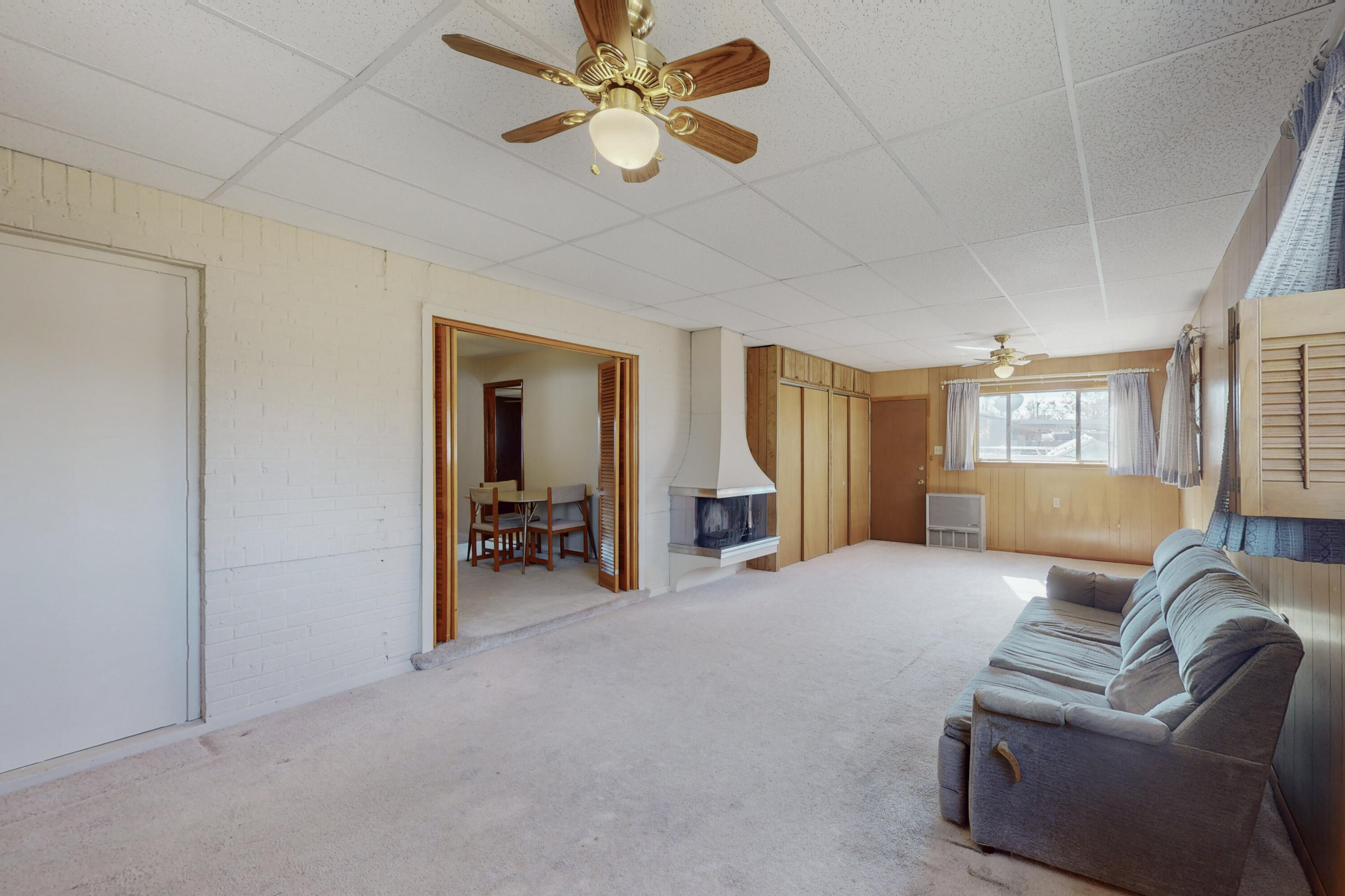 2115 Vermont Street NE