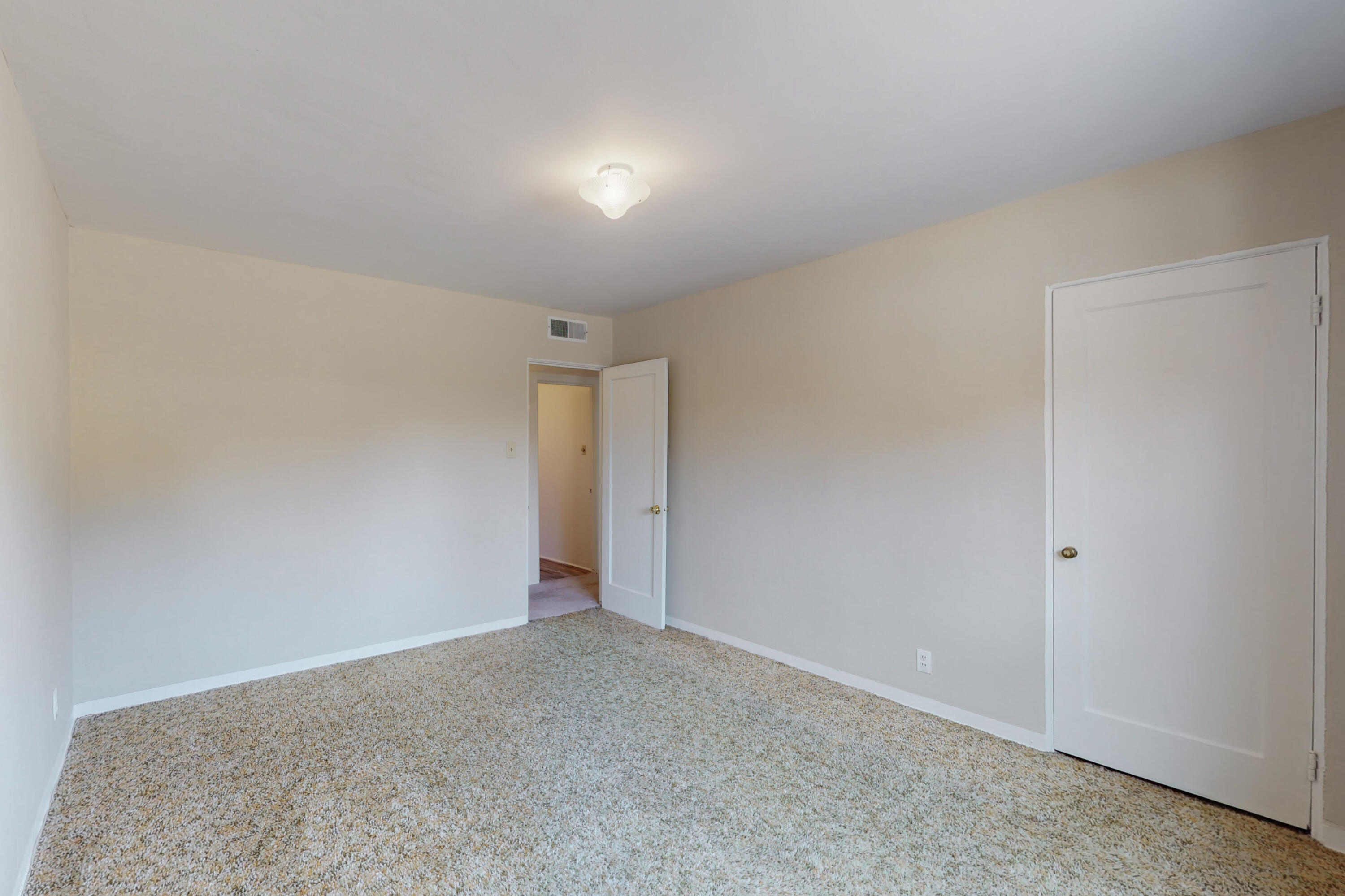 2115 Vermont Street NE