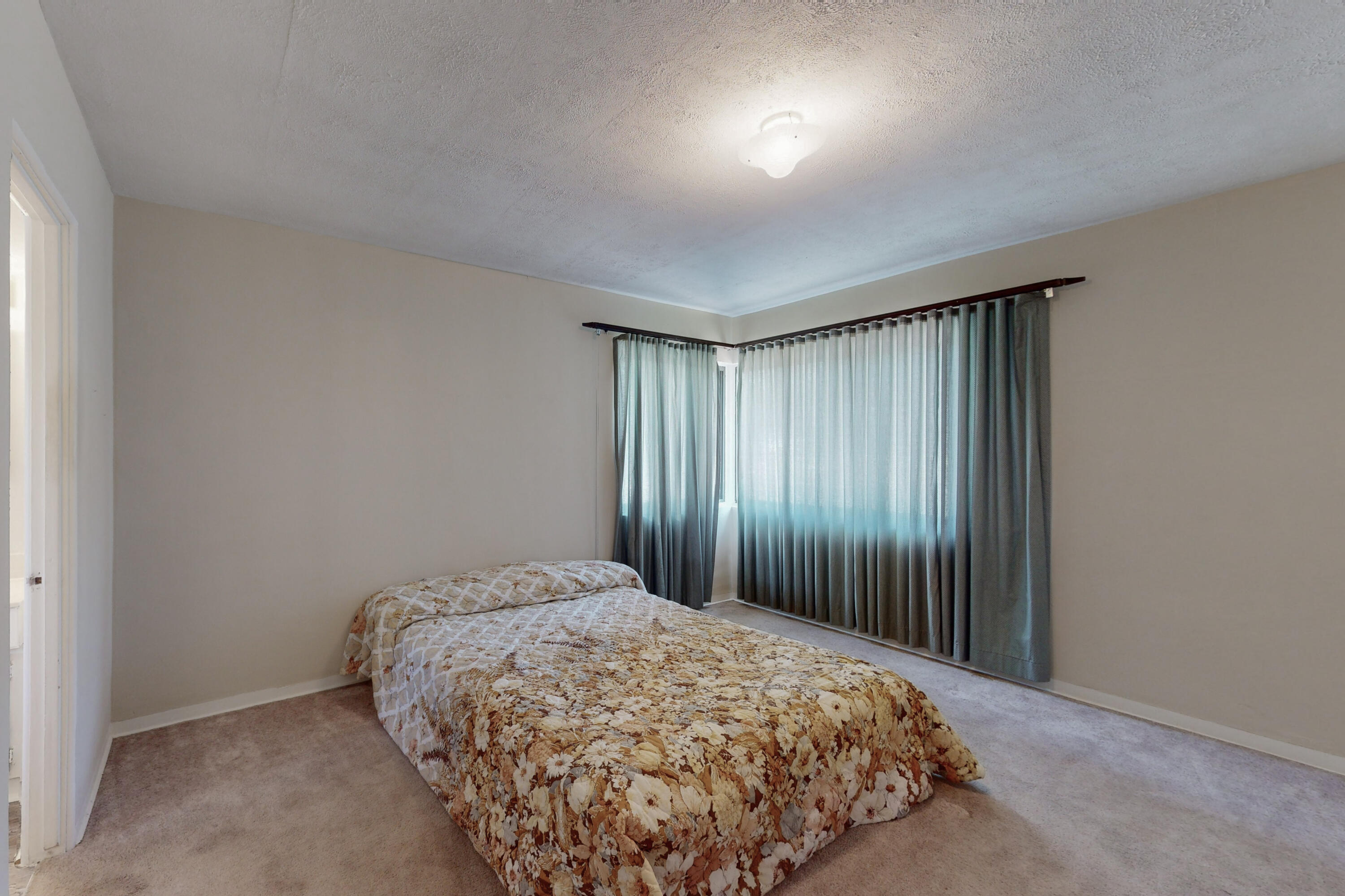 2115 Vermont Street NE