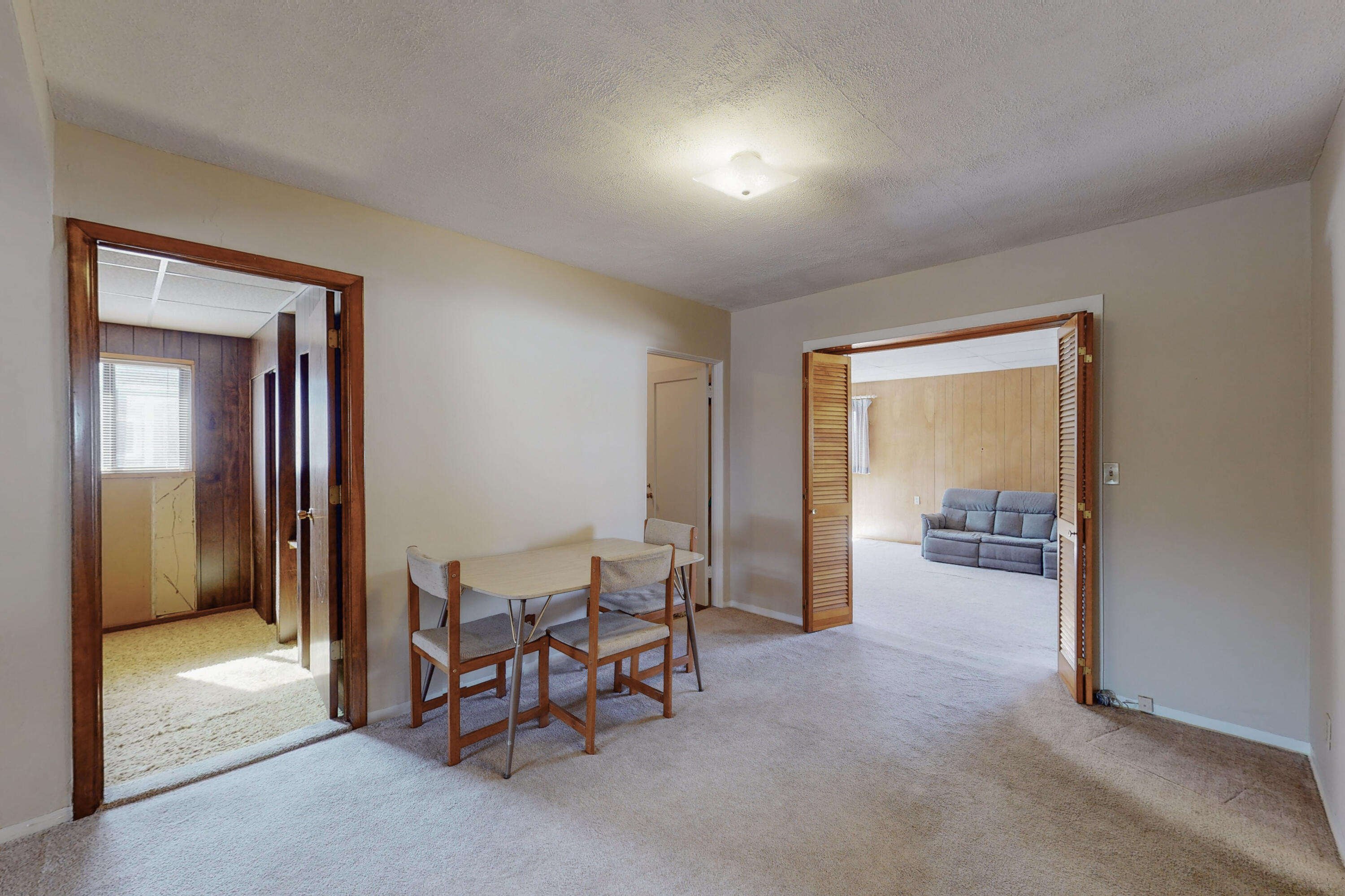 2115 Vermont Street NE