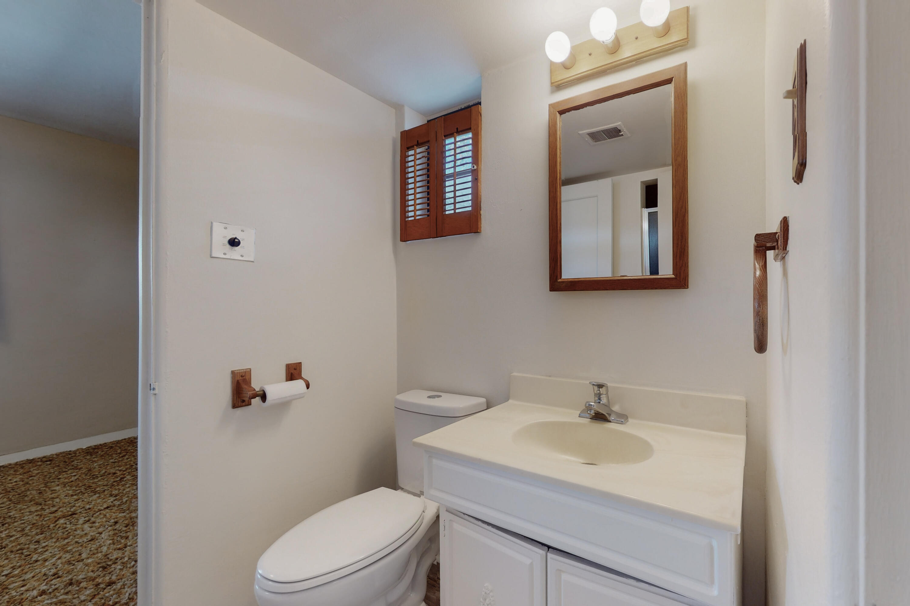 2115 Vermont Street NE