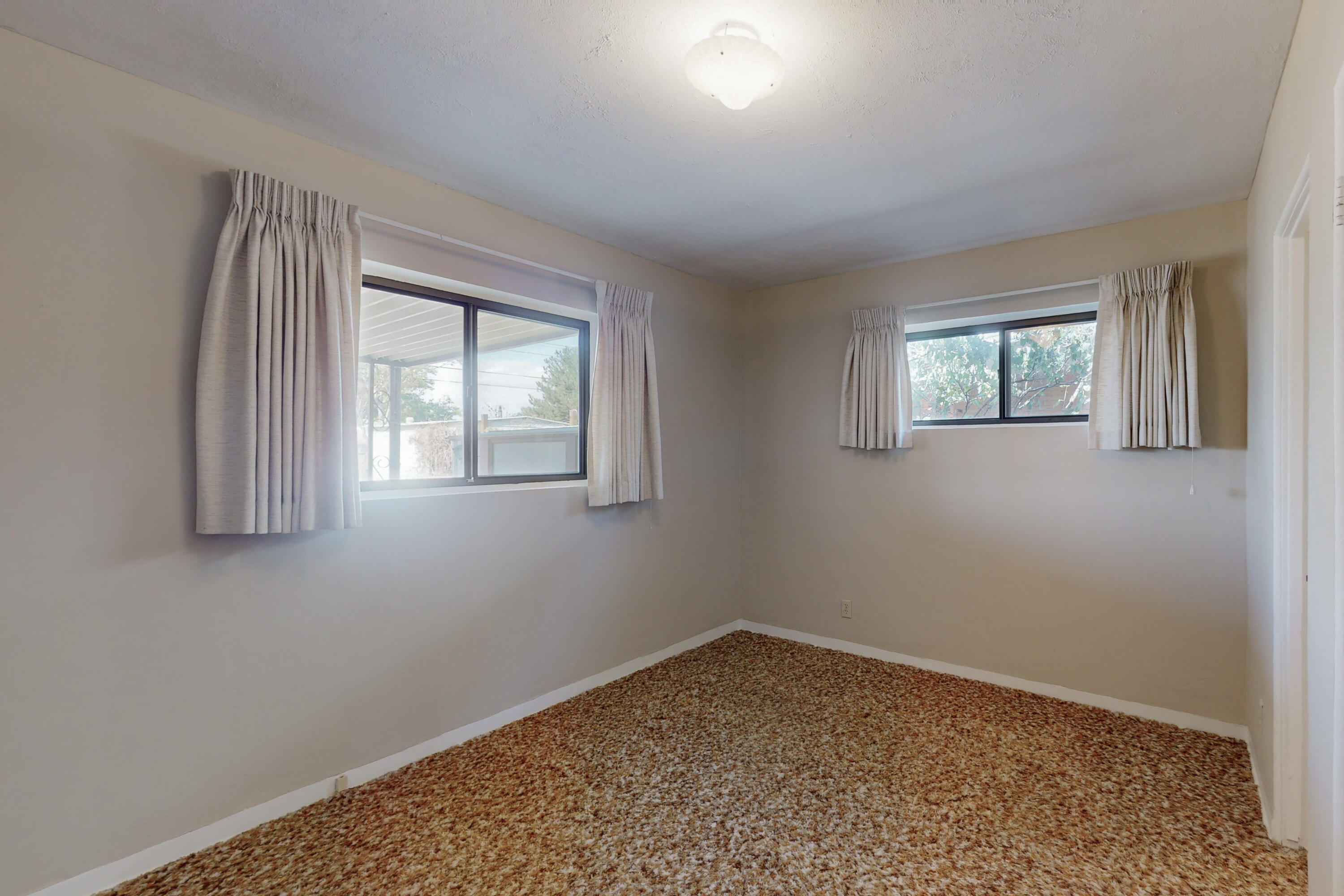 2115 Vermont Street NE