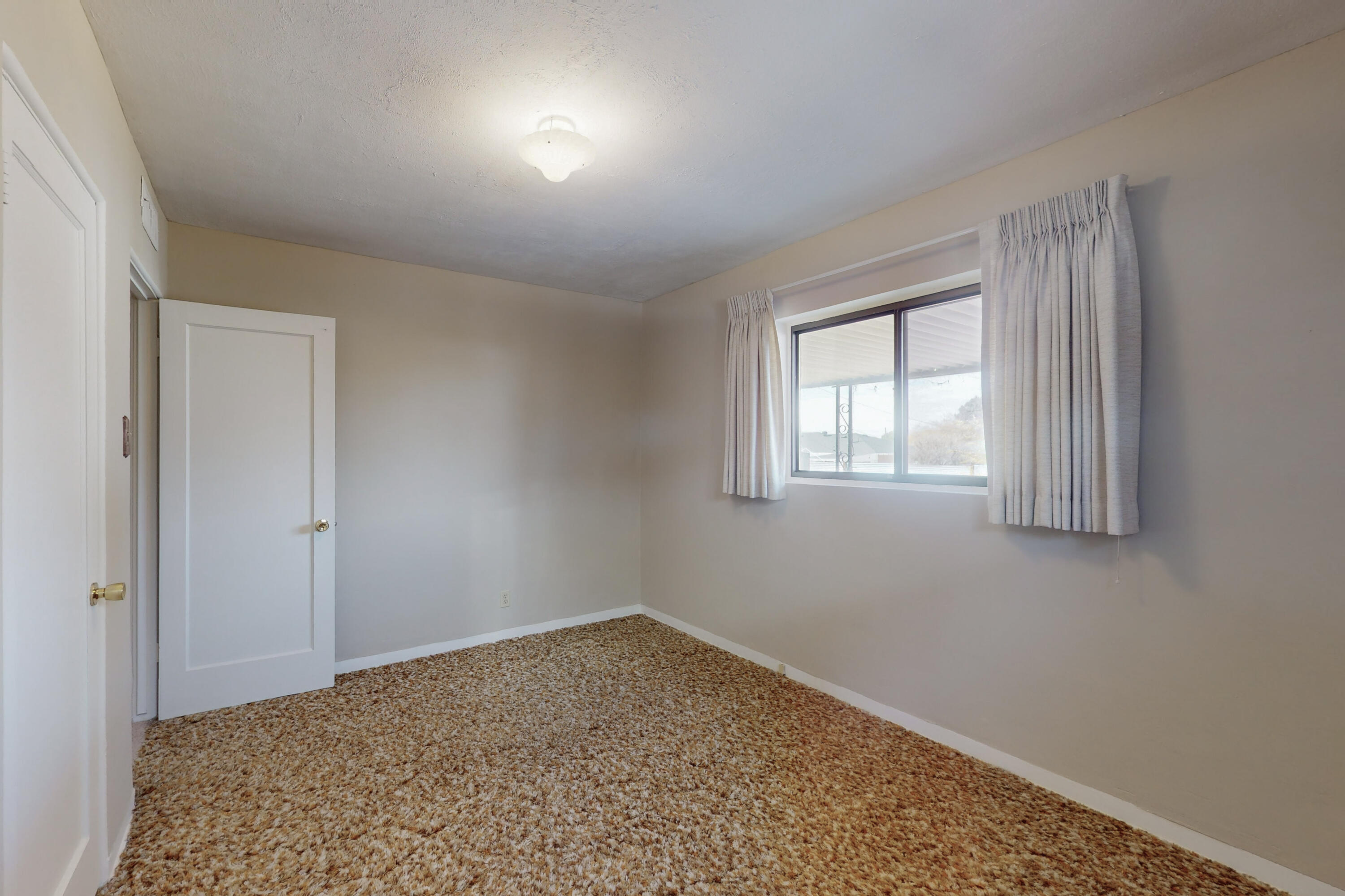 2115 Vermont Street NE