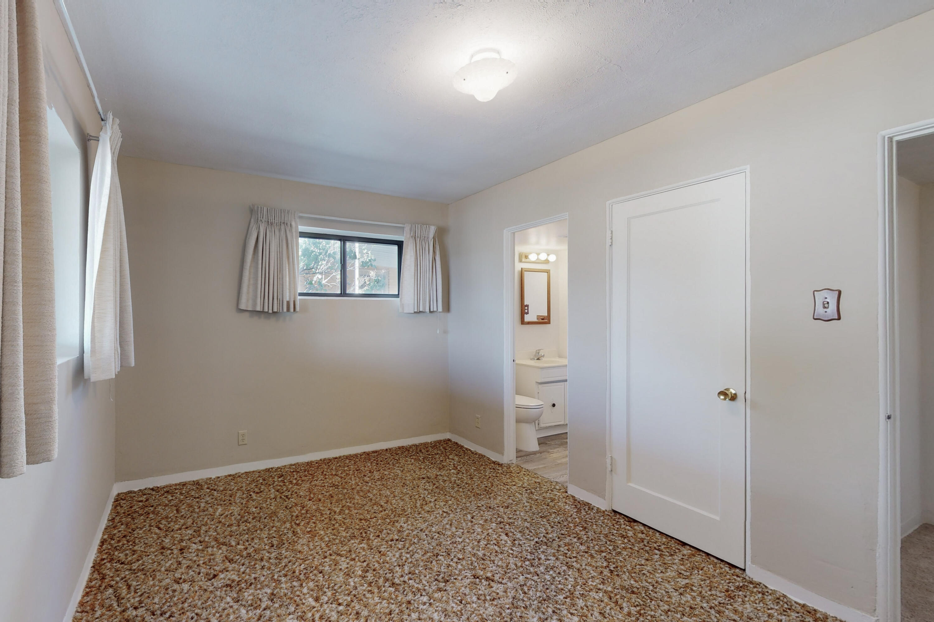 2115 Vermont Street NE