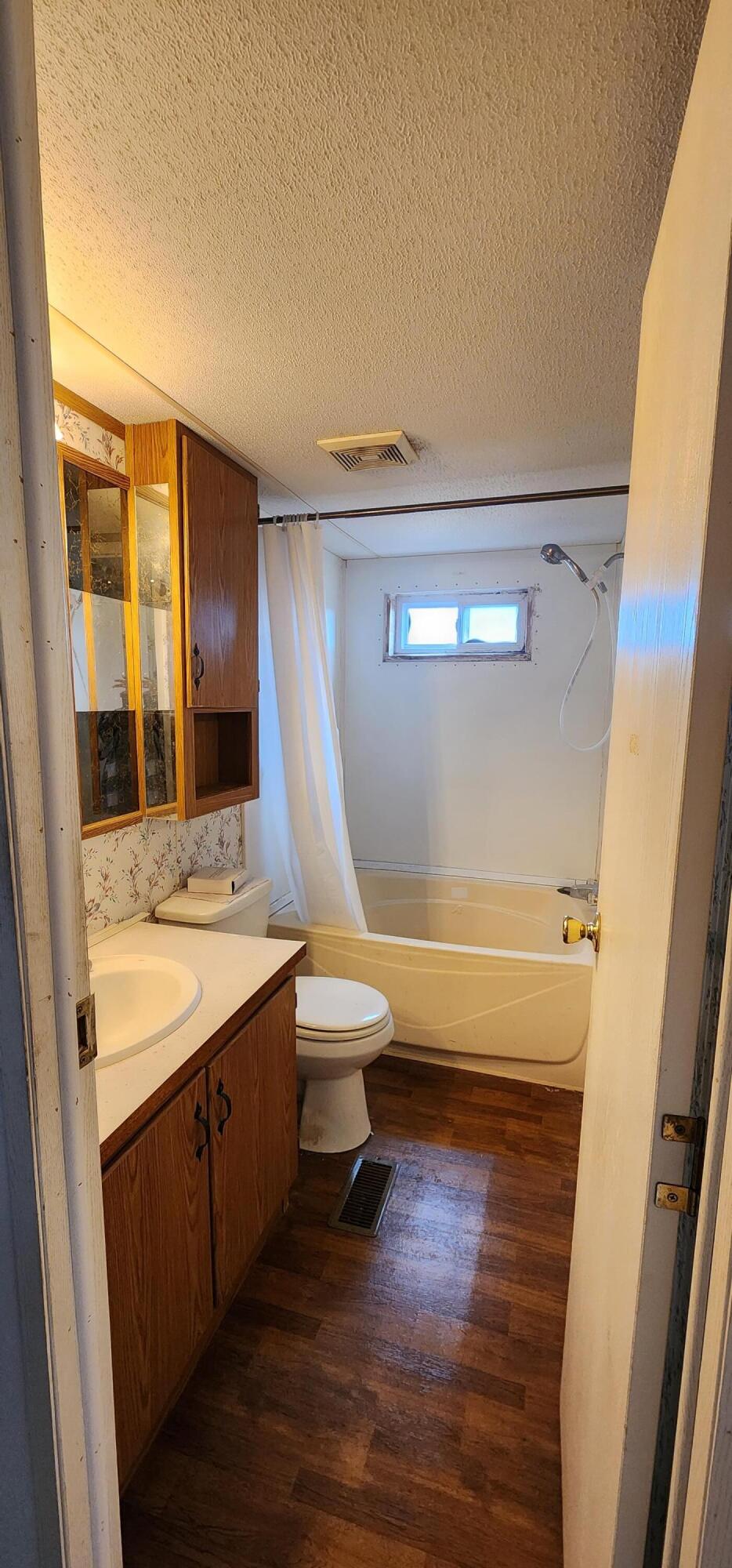 983 County Line Road