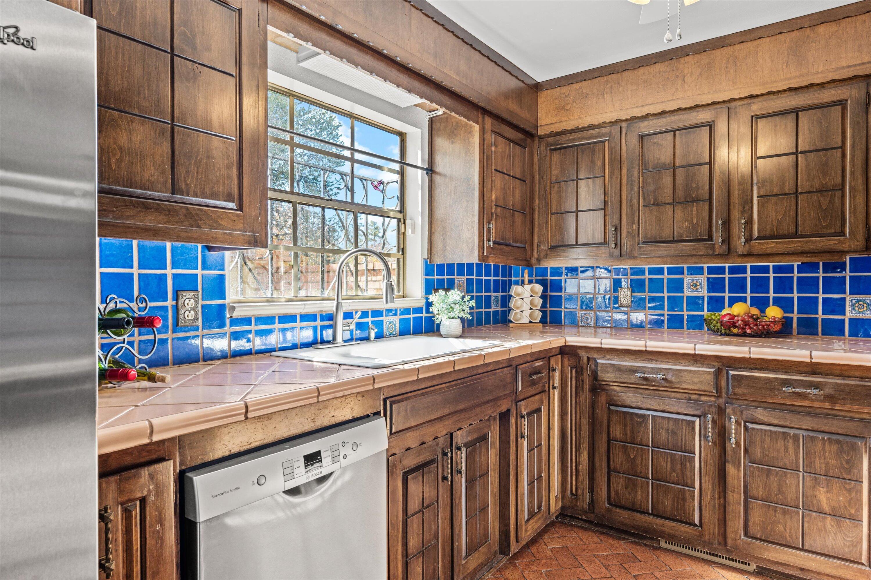 3408 La Sala Del Este NE