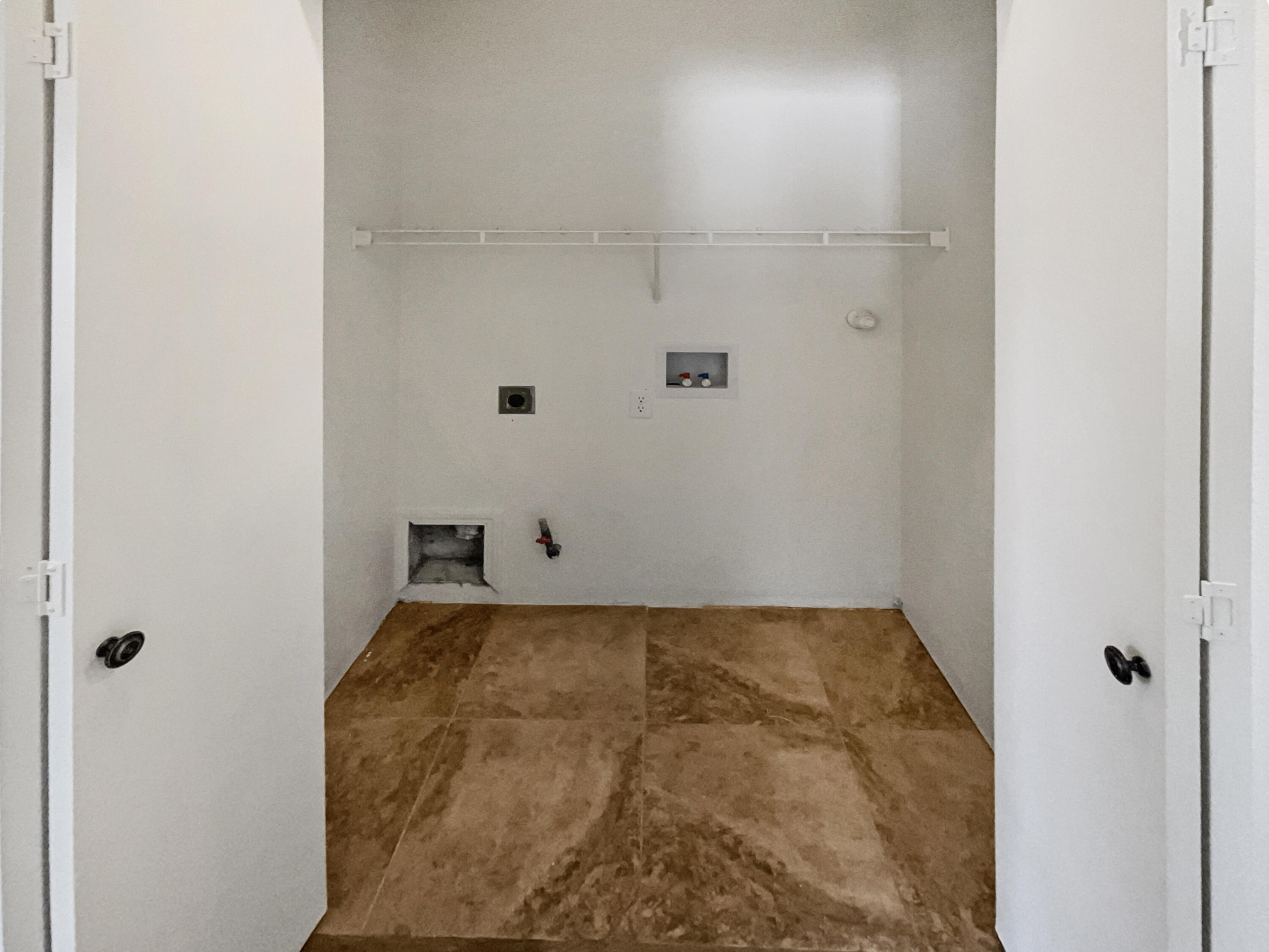 6123 Canis Avenue NW