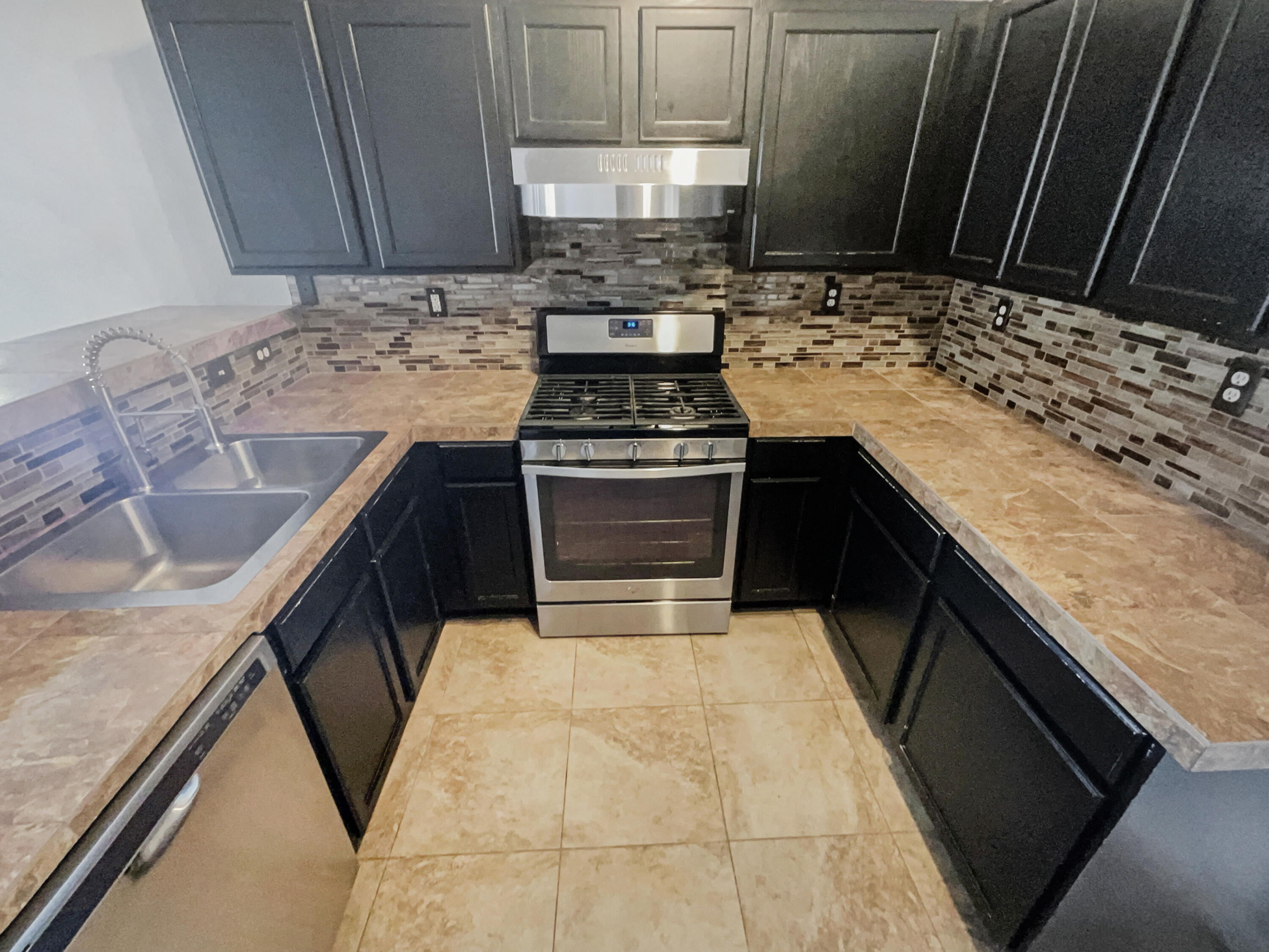 6123 Canis Avenue NW