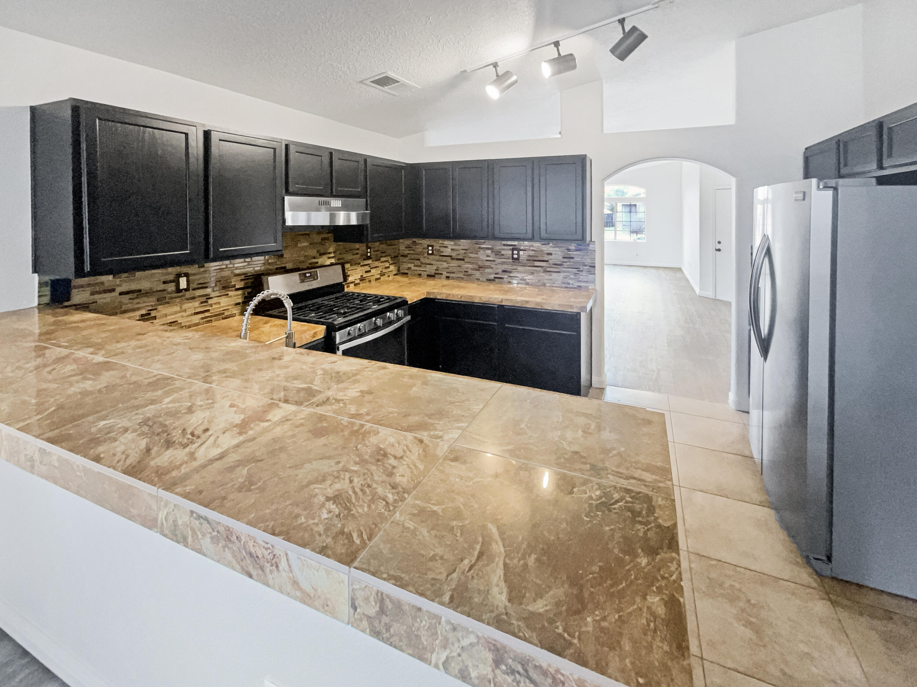 6123 Canis Avenue NW